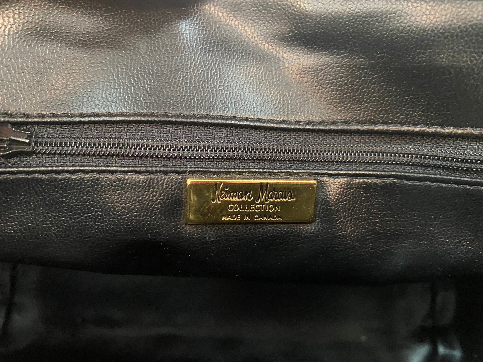 Neiman Marcus Black quilted leather Gold Chain Strap Shoulder Bag Purse