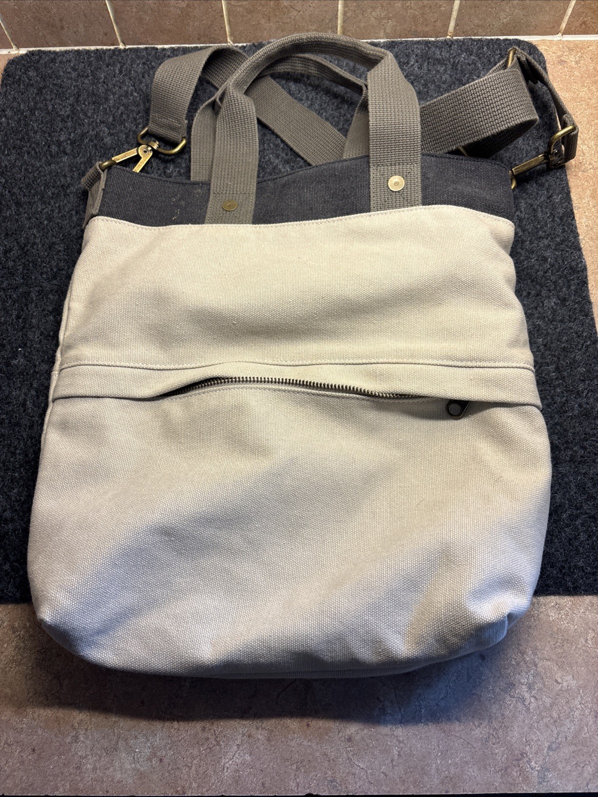FEED 40 Beige & Green Canvas Crossbody Bag Long Strap Magnetic Closure