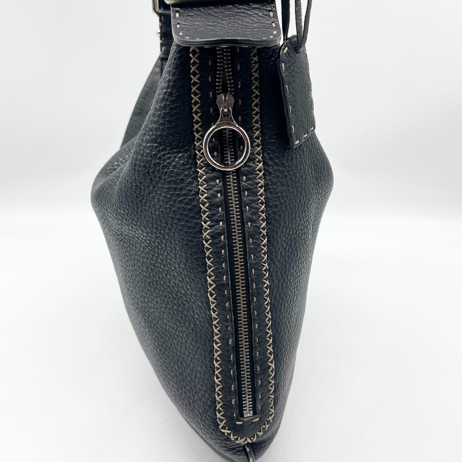 Fendi Selleria Hobo One Shoulder bag Leather Handbag Black Y2K Authentic