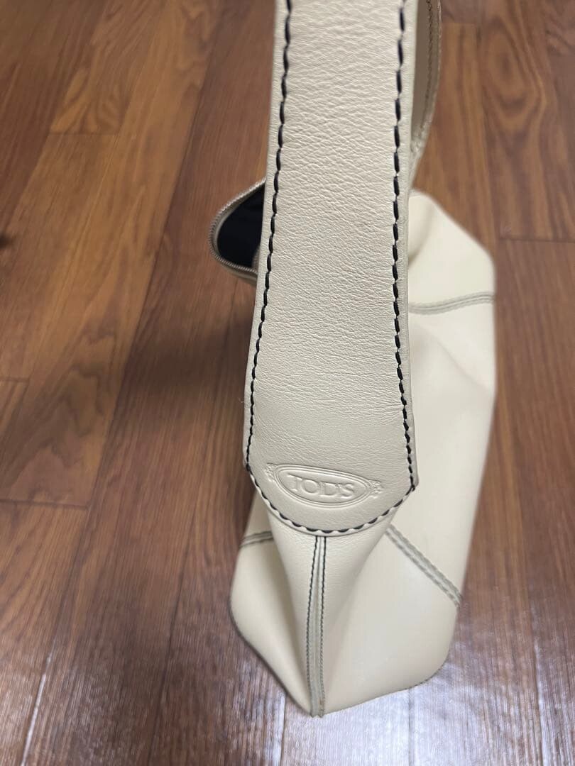 Tods White Leather Shoulder Bag Contrast Stitch Zip Womens 22x35cm 13cm Depth