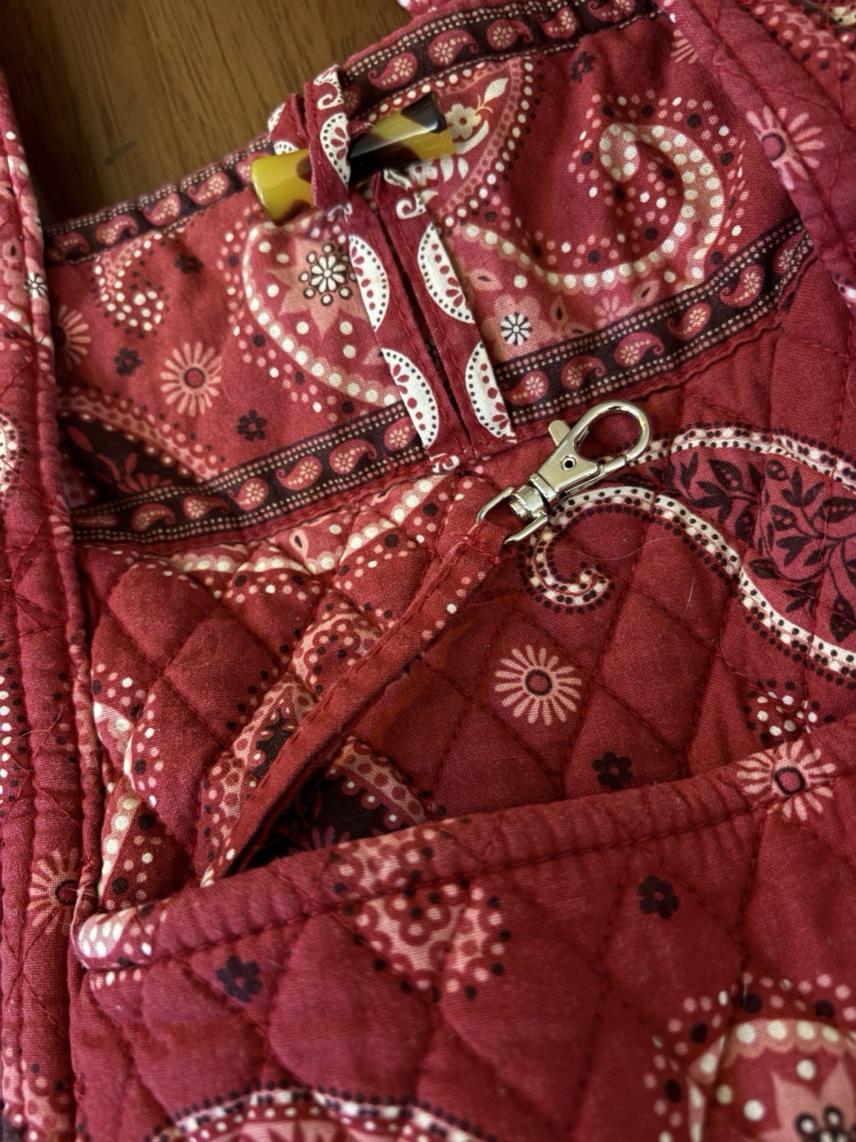 Vera Bradley Retired “Mesa Red” Paisley Large Quilted Tote Bag – toggle clasp