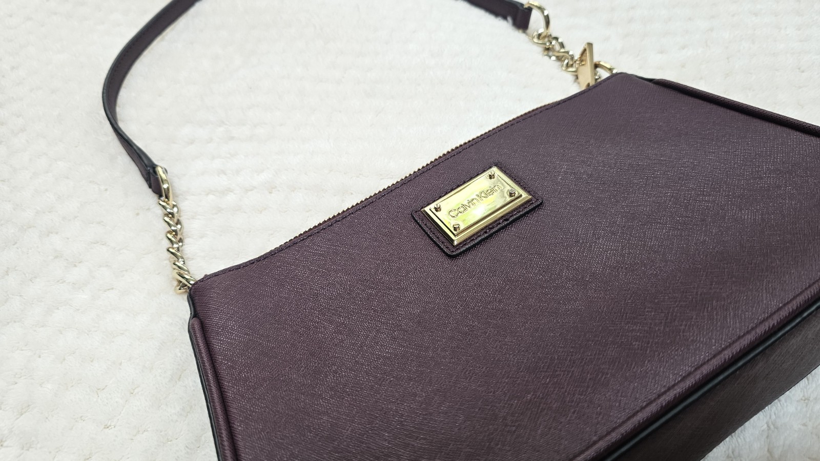 Calvin Klein Purple Small Shoulder Bag Saffiano Finish Gold Chain Strap Zip