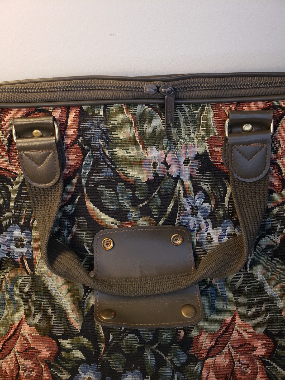 VTG Jordache Carry On Garmet/Tote Bag Floral Tapestry Outer Pocket 20″x12″x8.5″