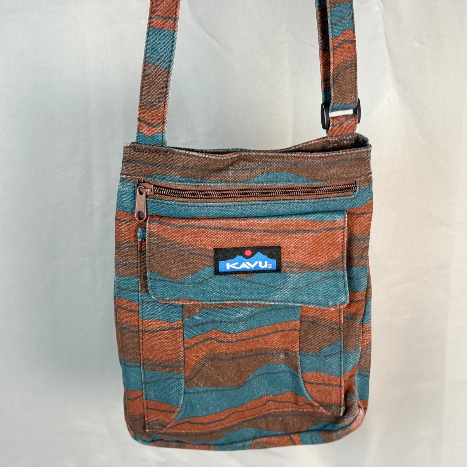 KAVU Keeper Crossbody Bag Canvas Shoulder Purse Blue Brown Wave Print