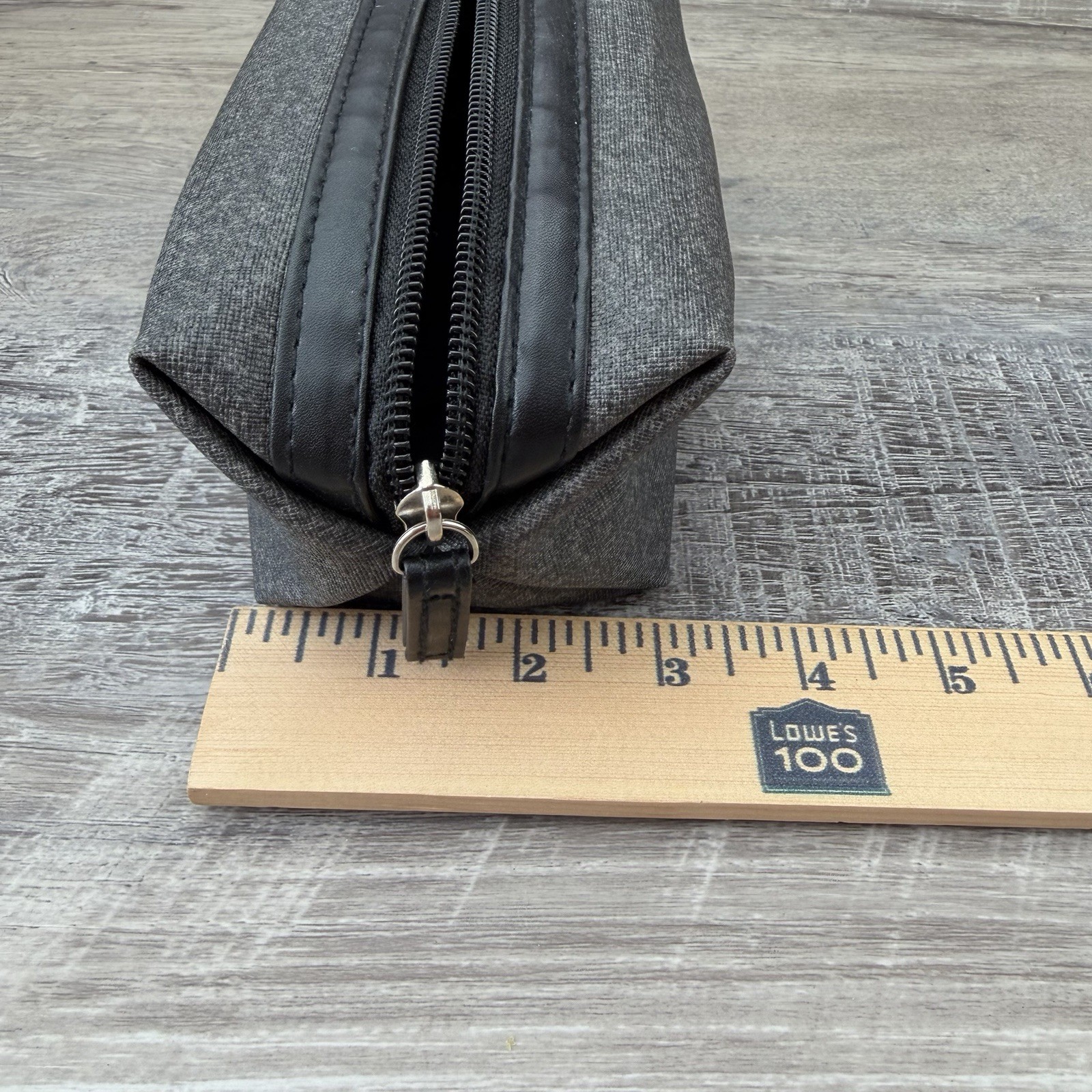 TUMI FOR DELTA Airlines Empty Gray Toiletry Zipper Pouch – Travel Organizer