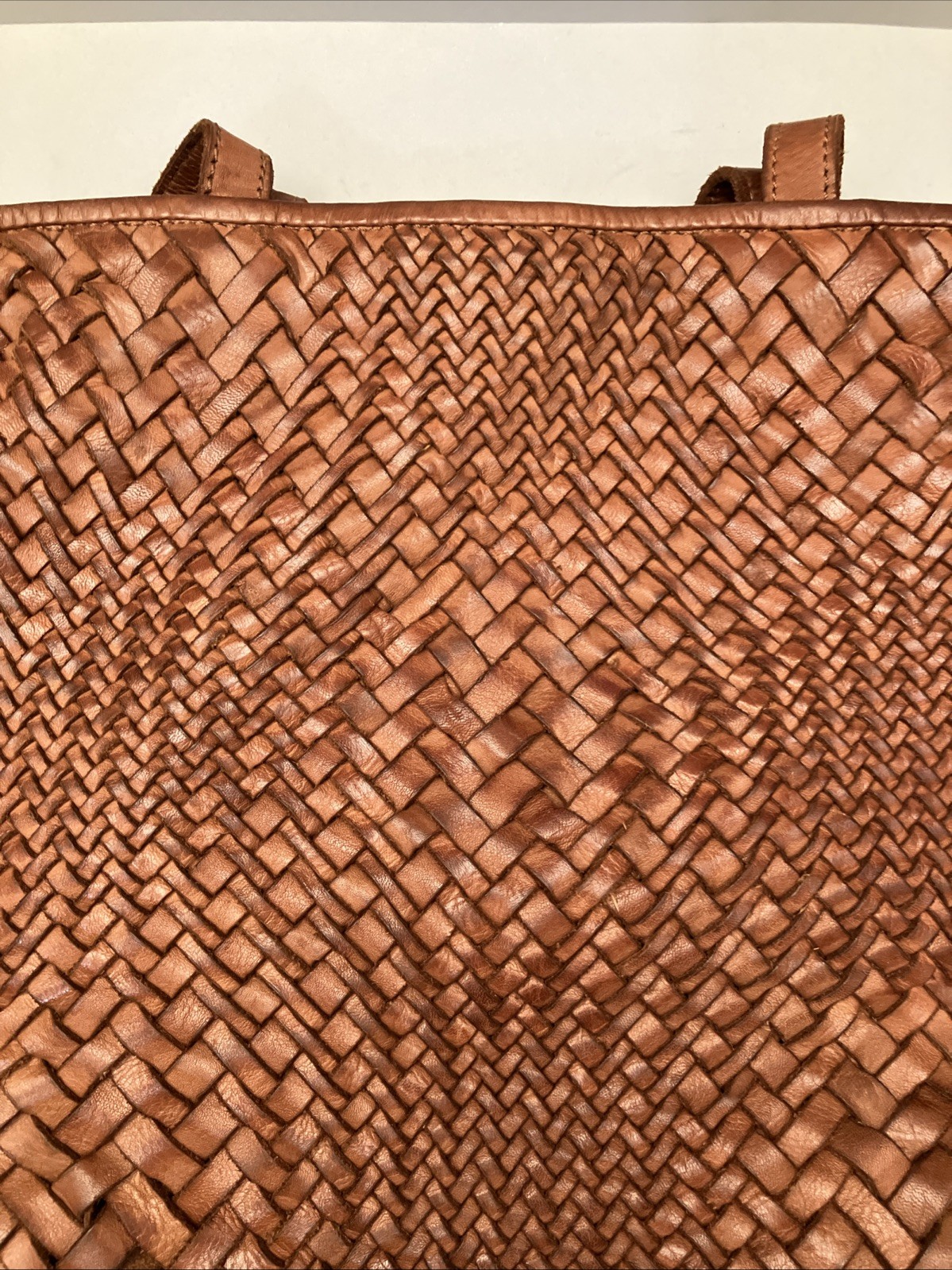 Vintage Dark Brown Woven Leather Shoulder Tote Bag Zipper Basket Weave Large