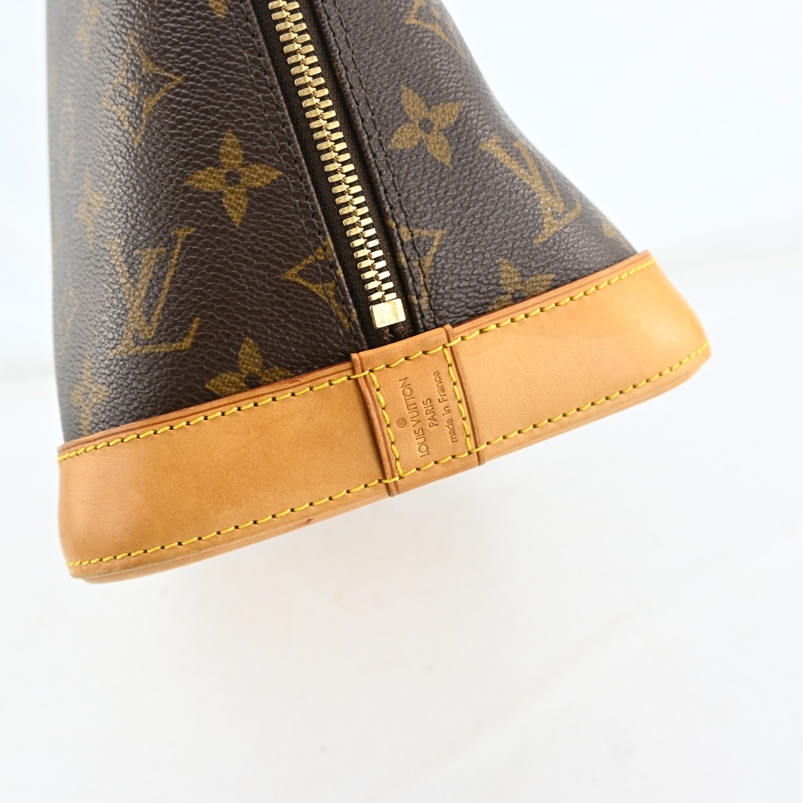 Authentic Louis Vuitton Monogram Alma Hand Bag Purse M51130 LV P4958YR803