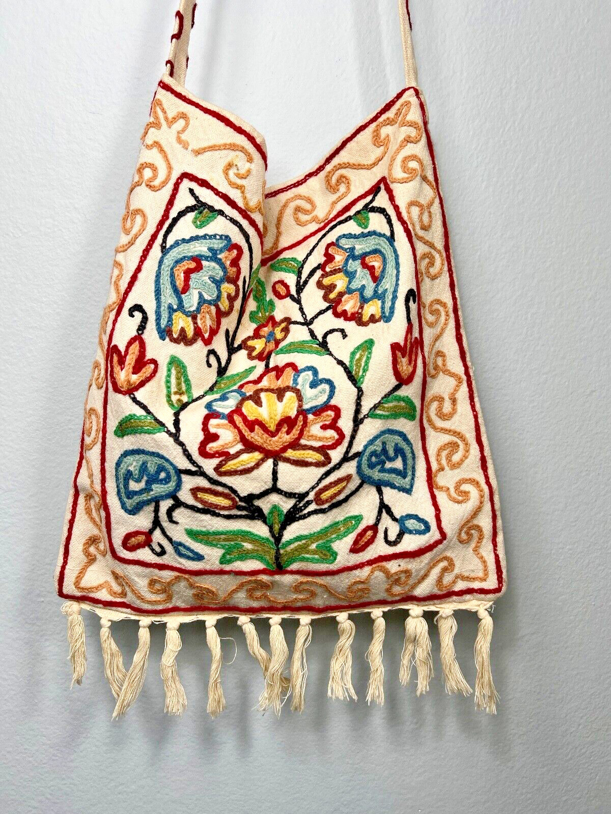Unbranded Shoulder Bag Womens Medium Cream Floral Crewel Embroidered Boho Fringe