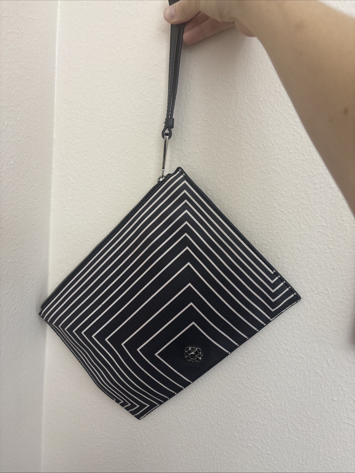RAFE CELIA CLUTCH BAG BLACK/WHITE 8.5in#12in