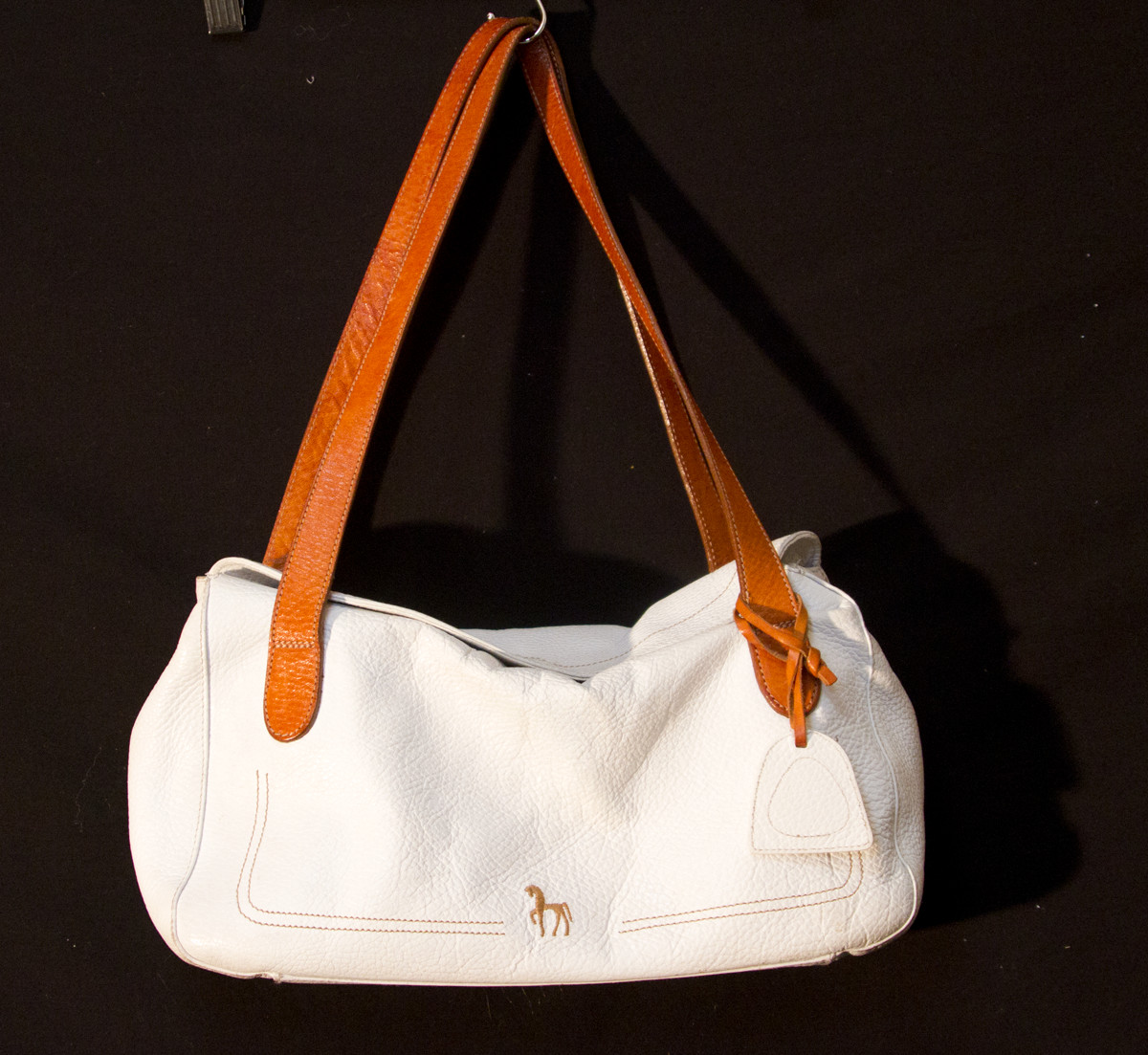 PETUSCO Spain White Pebbled Leather Shoulder Bag Tote Purse Tan Straps Horse Log