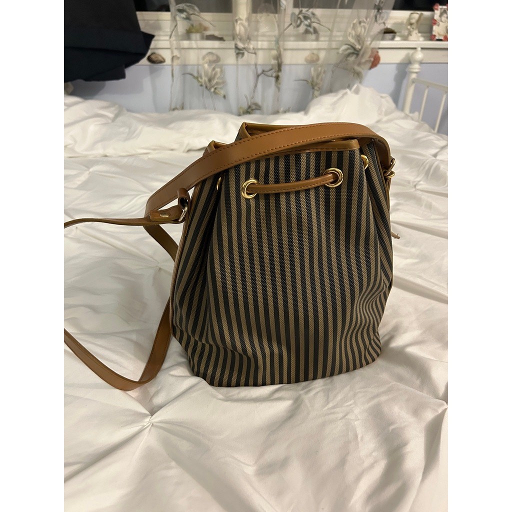 Striped Drawstring Bucket Bag – Tan/Black Purse Pouch Design