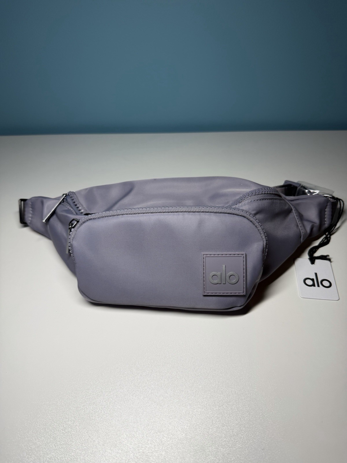 Alo Fanny Pack / Belt Bag In A Slate/Lavender Grey One Size