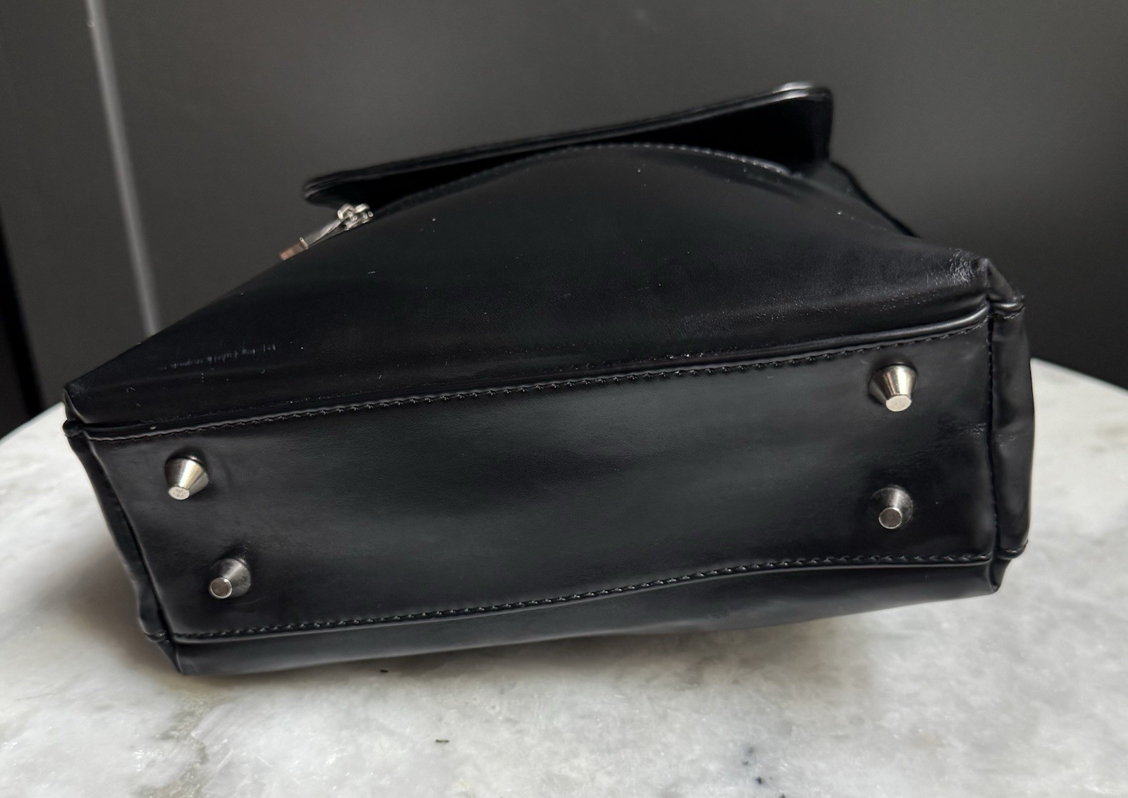 Vintage Y2K Guess Black Minimalistic Sling Backpack Slingback Deadstock