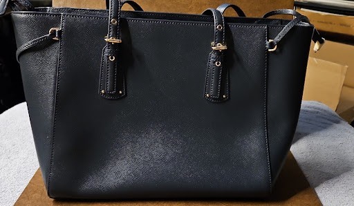 Michael Kors “Voyager” East/West Medium/Large Tote in classic Black Saffiano lea