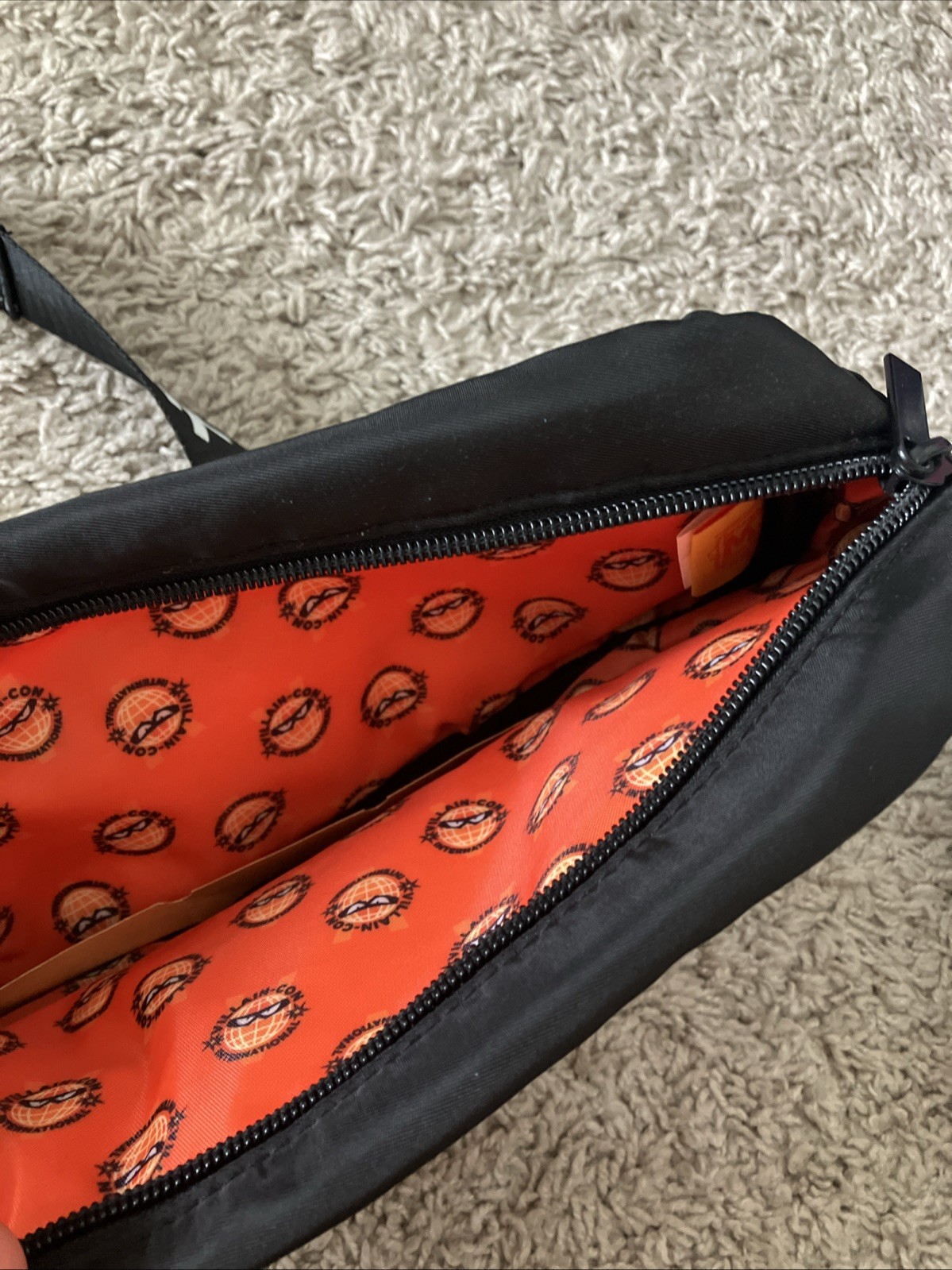 Villain-Con Fanny Pack Universal Studios Minions Cross Body Waist Bag