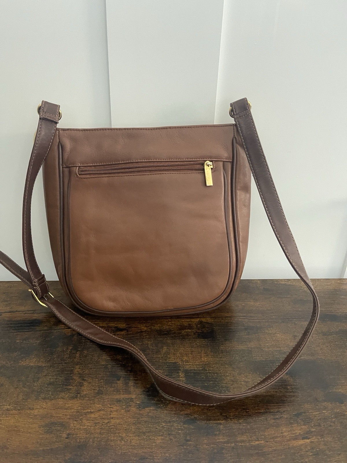 Brown Crossbody Bag Zip Closure Adjustable Strap Lined Inner/Outer Pockets Gold