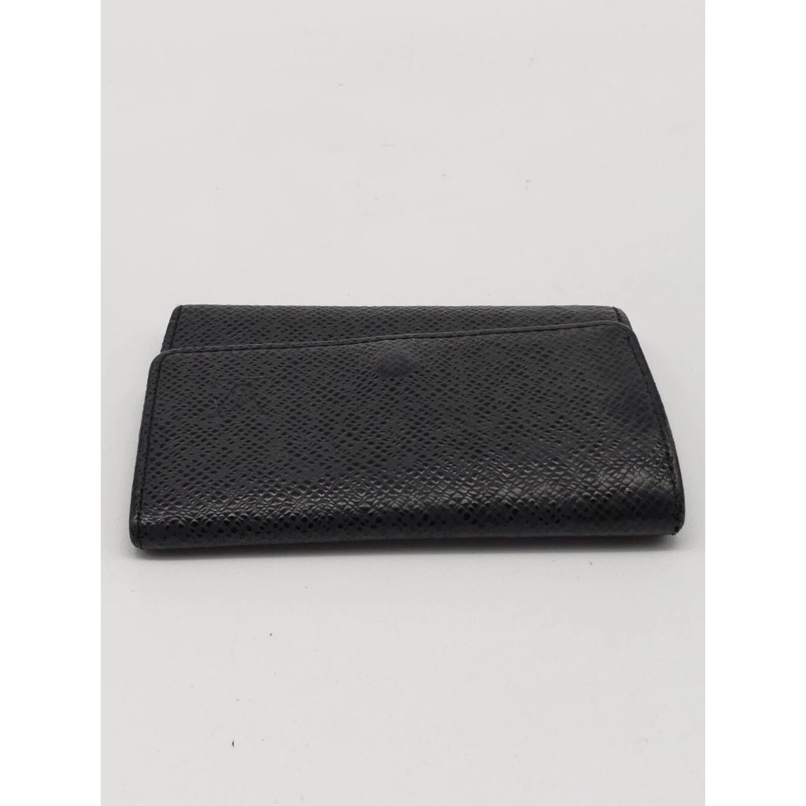 Authentic Louis Vuitton 6-Key Holder – Black Leather – Silver Hardware