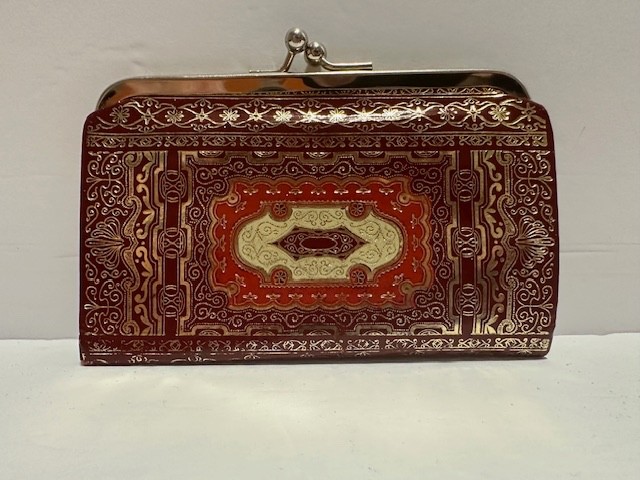 Vintage Italian Leather Red and Gold Clutch Purse Kisslock Clean NICE!