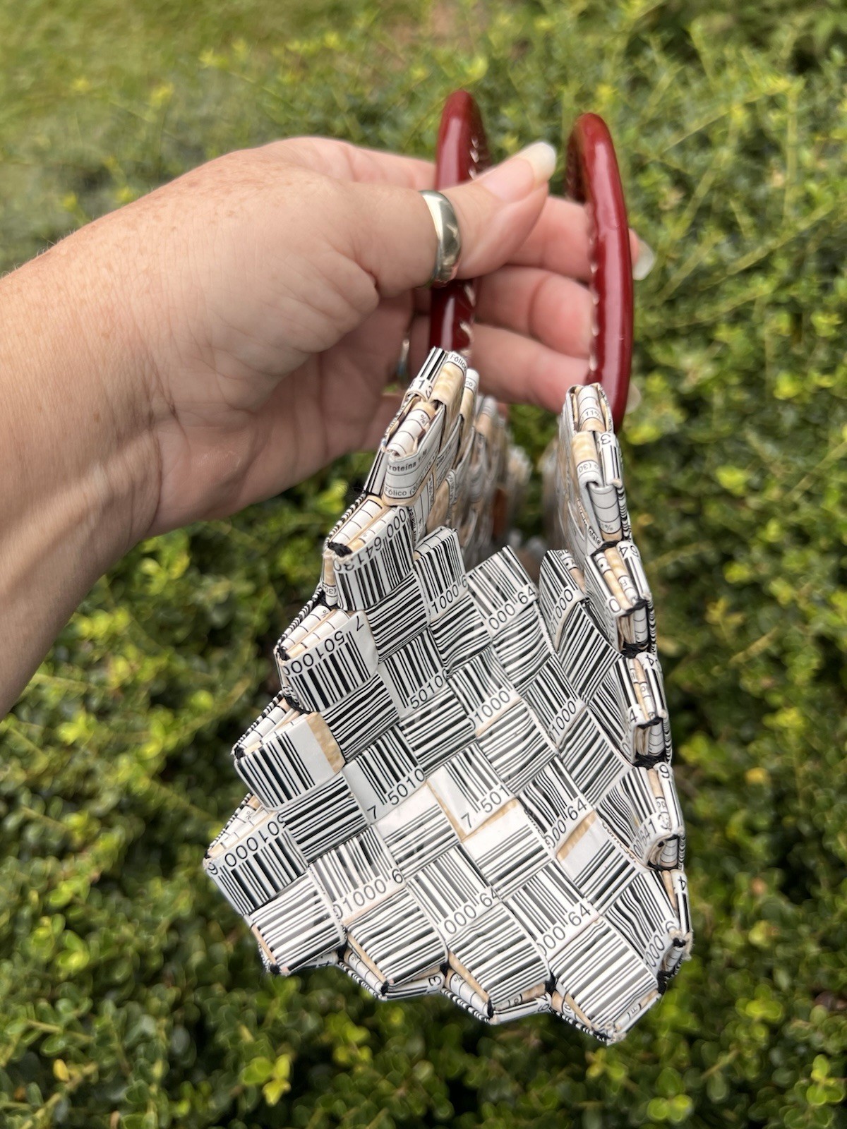 Nahui Ollin Black & White Weaving Bar Code Red Wine Strap CUTE