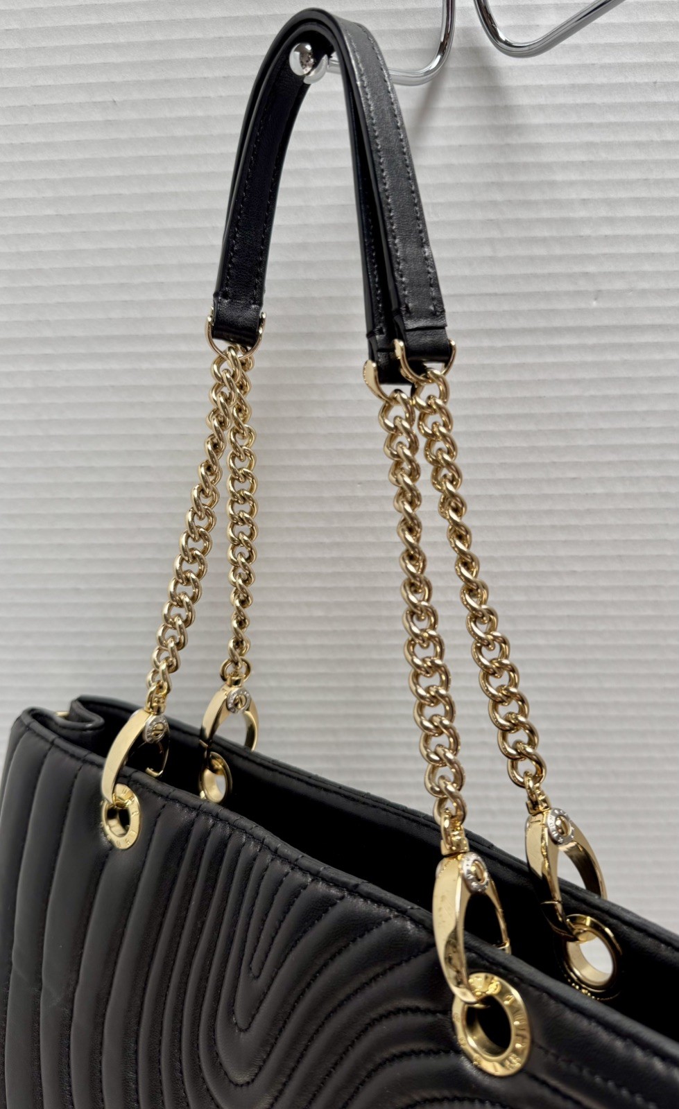 Henri Bendel Quilted Swirling Leather Zip Chain Strap Shoulder Bag Black