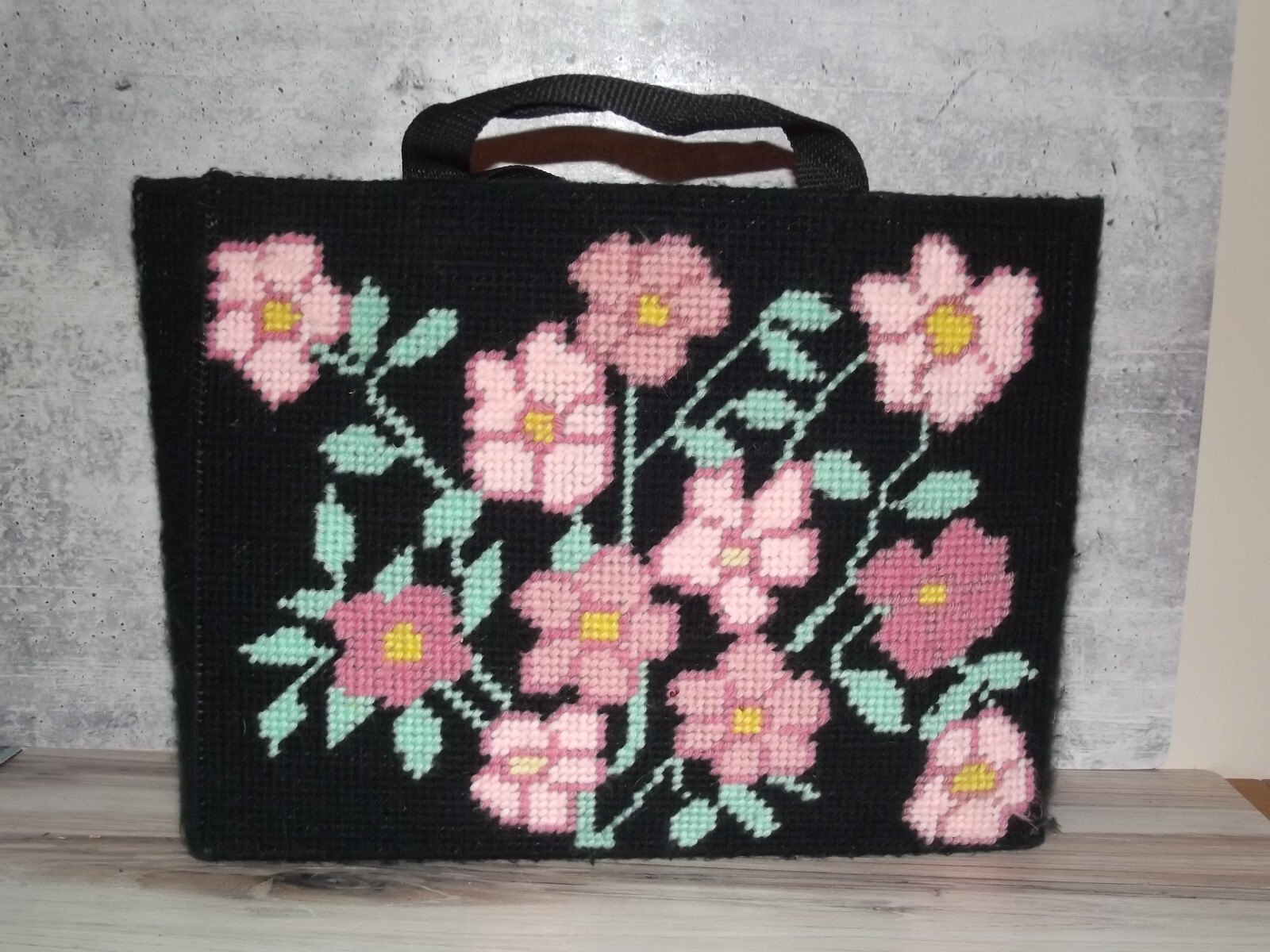 Vtg Handmade Tote Bag Purse Plastic Canvas Flowers Needlepoint 42724