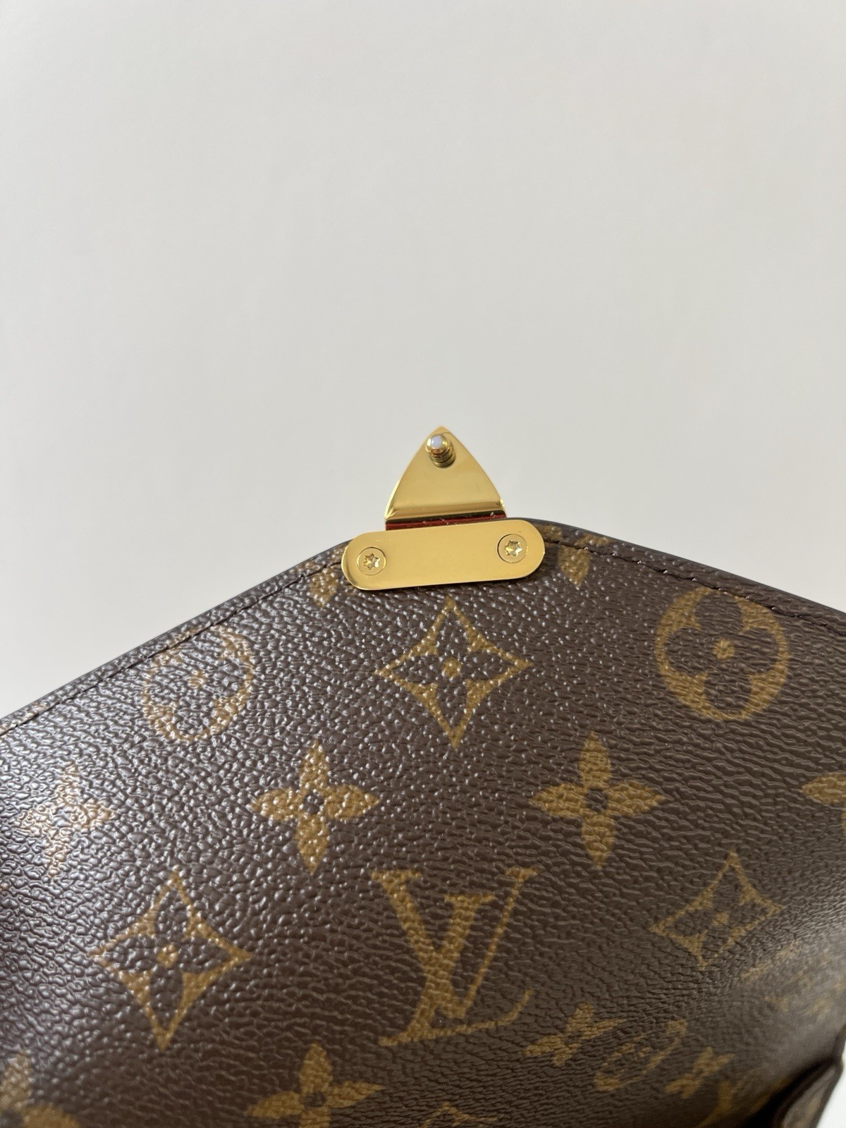 Authentic Louis Vuitton Pochette Metis Monogram Canvas M44875 Crossbody Bag