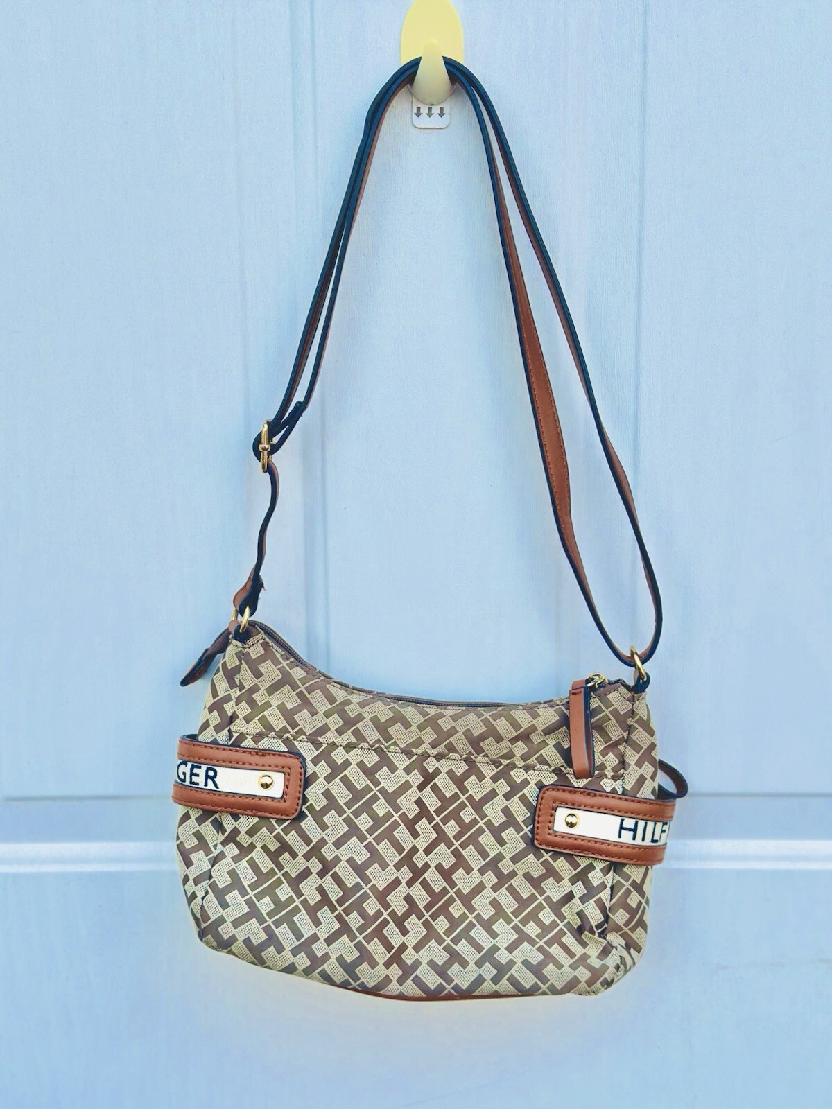 Tommy Hilfiger Light Brown & Dark Brown Accented w/Genuine Leather Minimalist