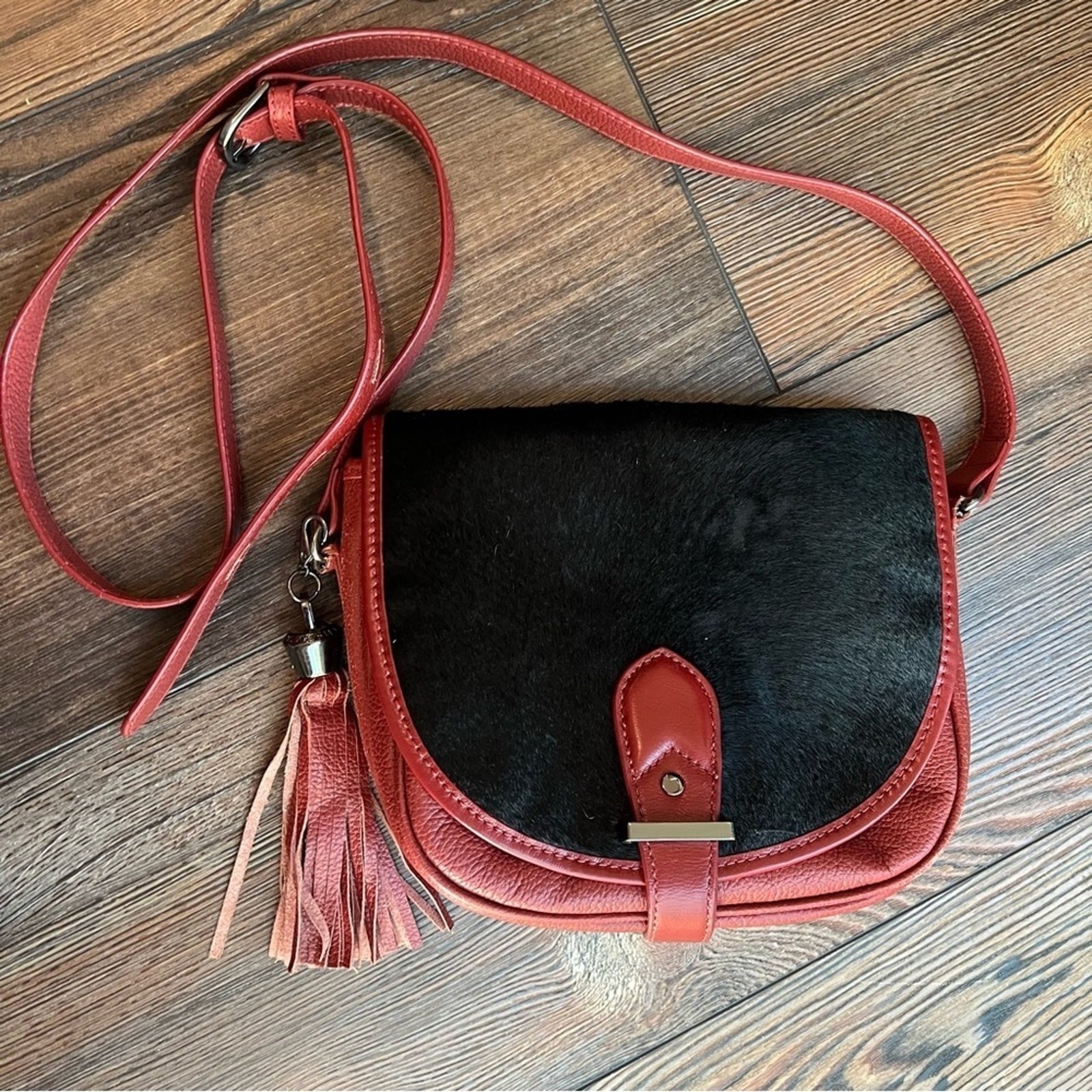 JOES JEANS Red Black Genuine leather Crossbody bag purse tassel