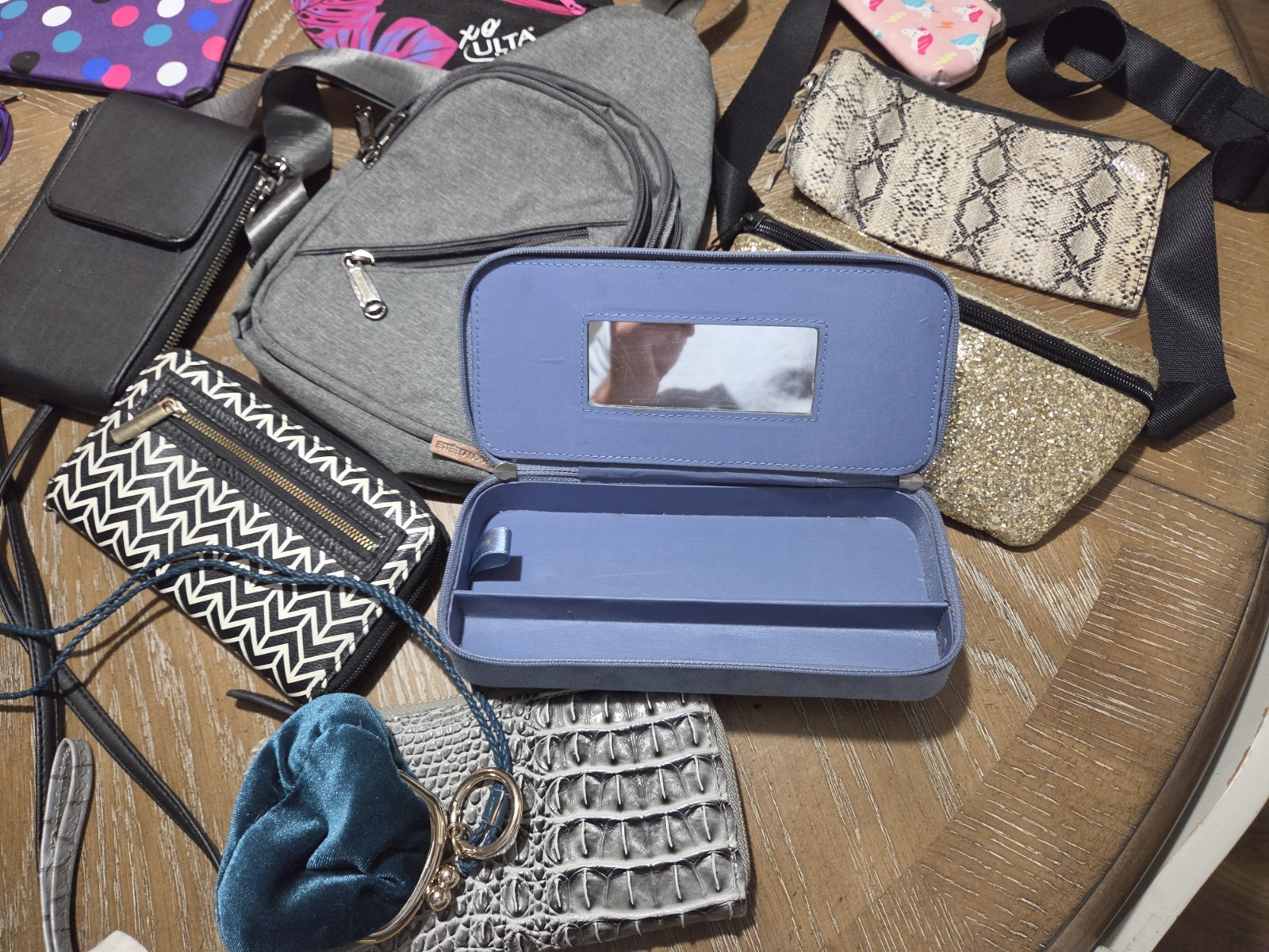Bulk LOT of Change Purses & Small CC/Coin wallet Assorted Brands & Accessories