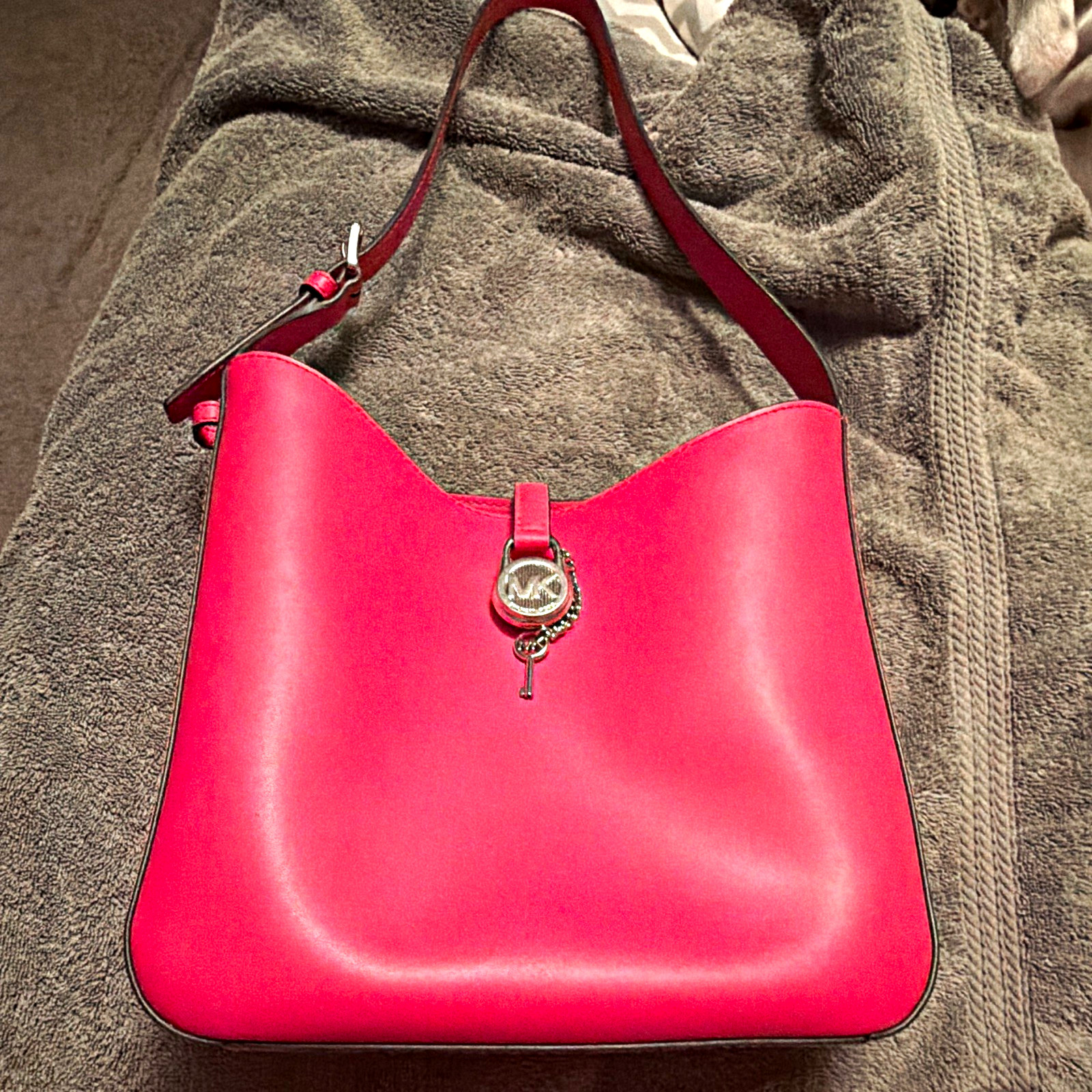 Michael Kors Pink Medium Shoulder Bag w/ Bag Charm, Magnetic Closure, Pockets