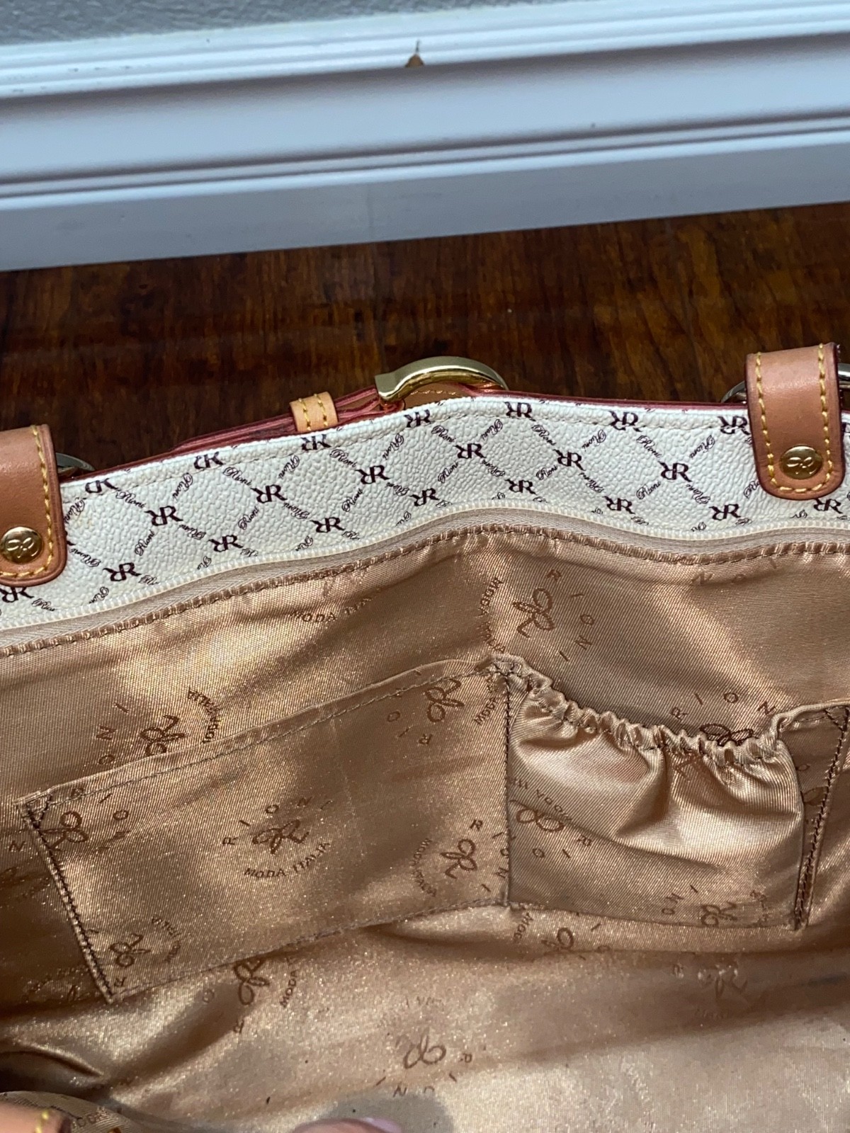 Rioni Signature THE EVERYDAY WEEKENDER Handbag STN-20236