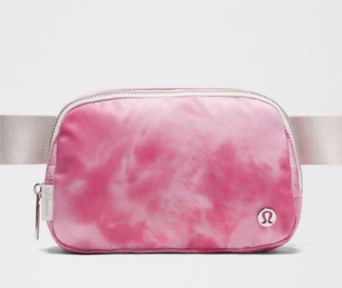 lululemon Everywhere Belt Bag Metal Hardware 1L Adjustable Zip Pink White