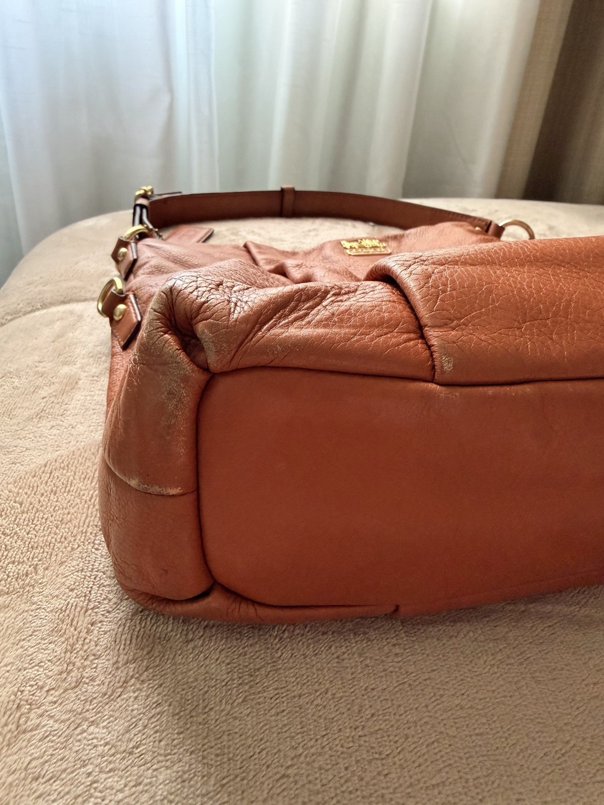 Vintage Leather Coach Pebbled Medium Shoulder Bag Gold Hardware Red Interior