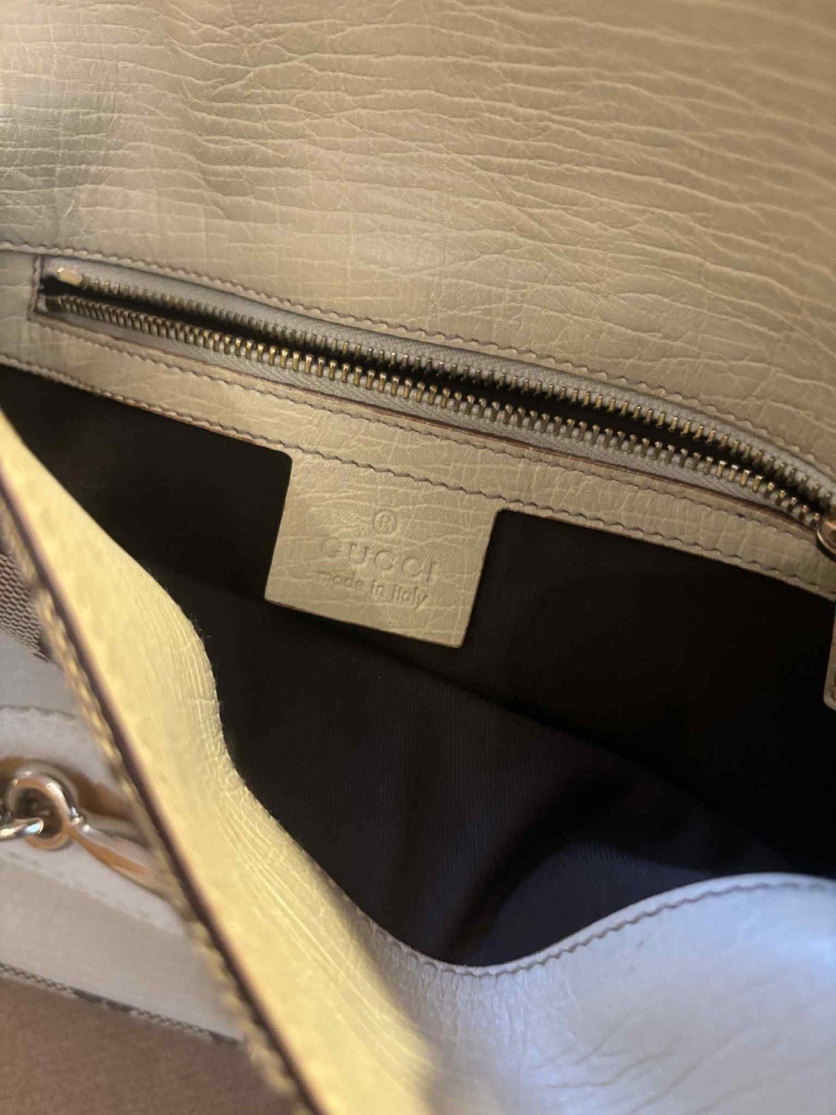 Gucci GG Pattern 1955 Horsebit Women’s Shoulder Bag Beige/White, Buckle