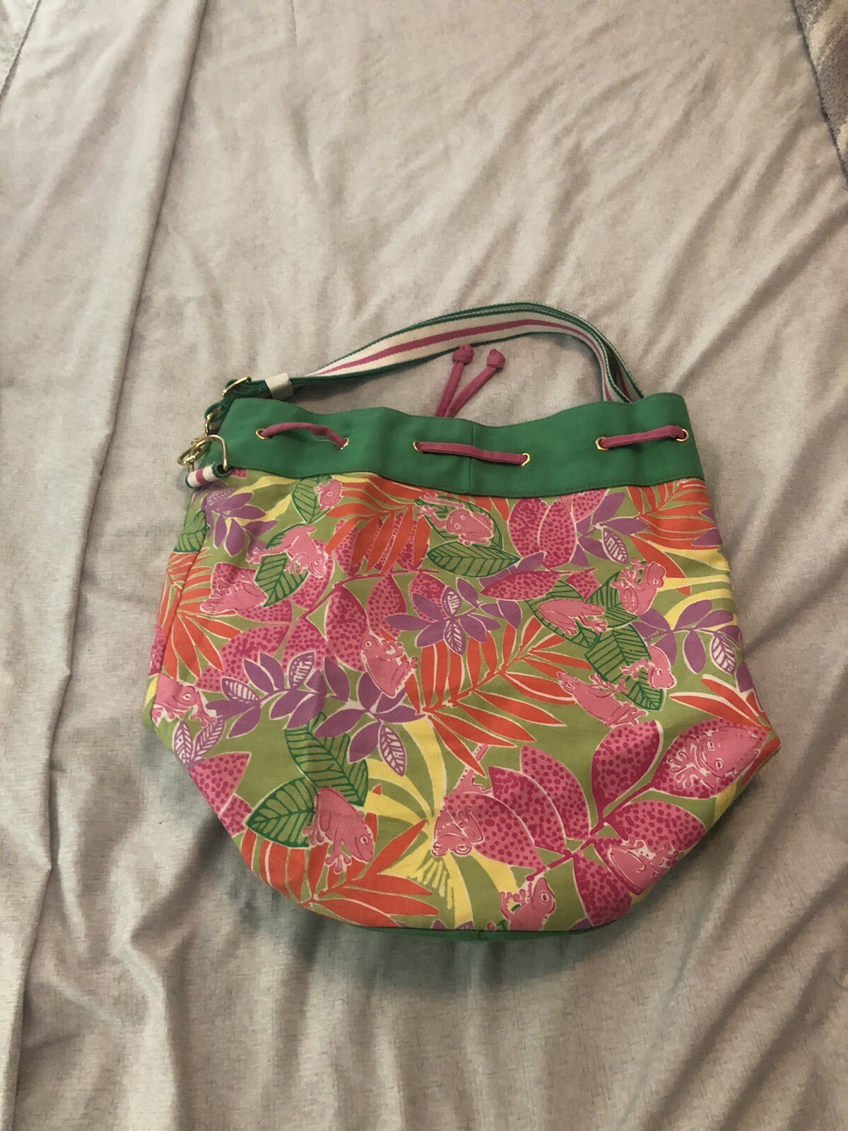 Lilly Pulitzer TREE FROGS Bucket Bag Purse NWOT LARGE 17x16x11” White Label