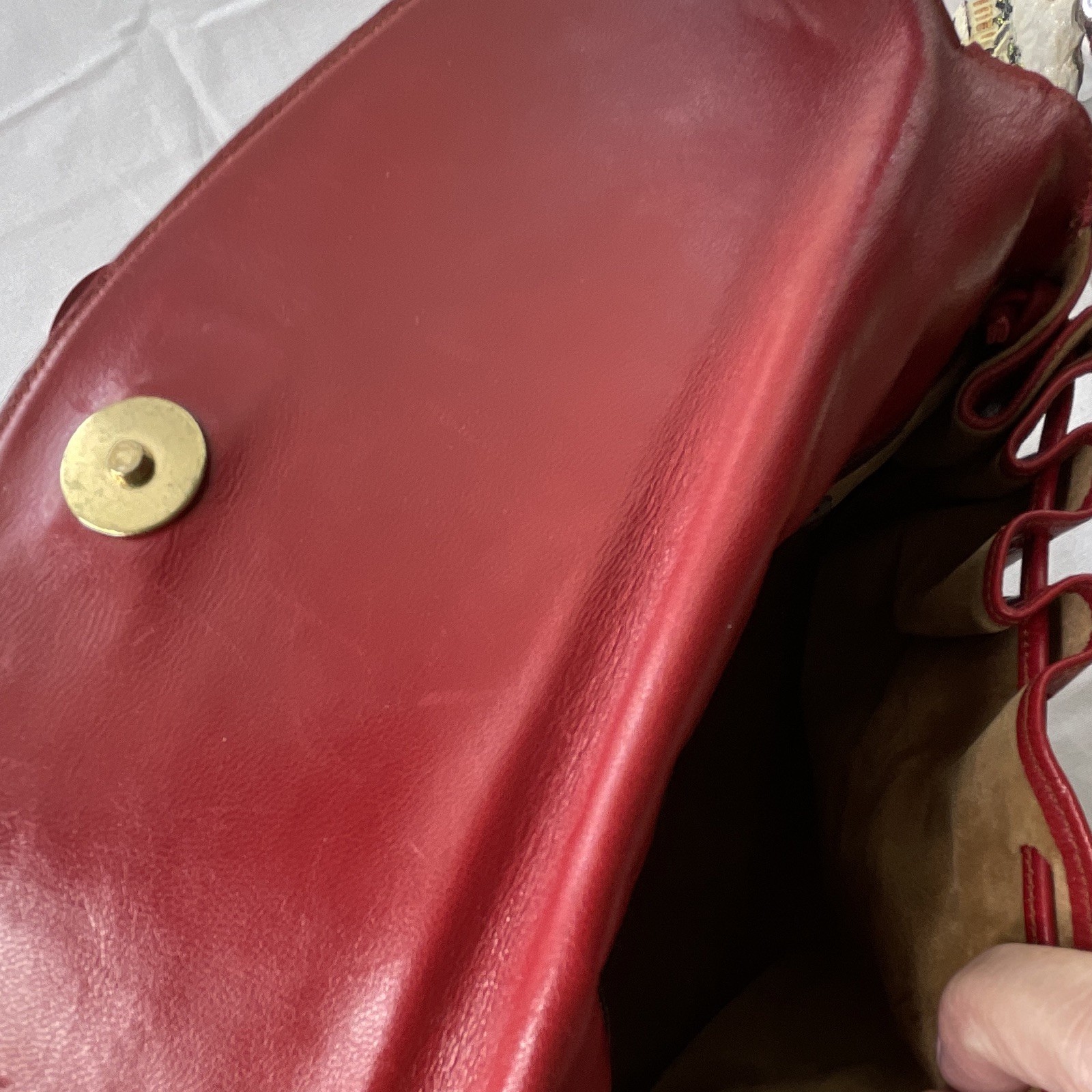 Charles Jourdan Paris Red Shoulder Bag Magnetic Flap Lined Inner Pockets Gold