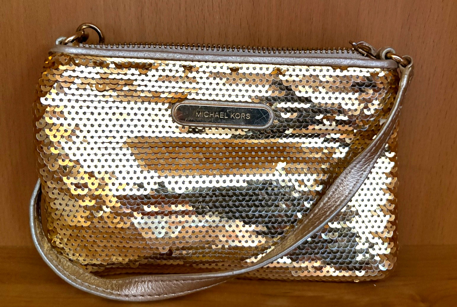 Michael Kors Gold Sequined/ Leather Convertible Wristlet Small Purse -excellent