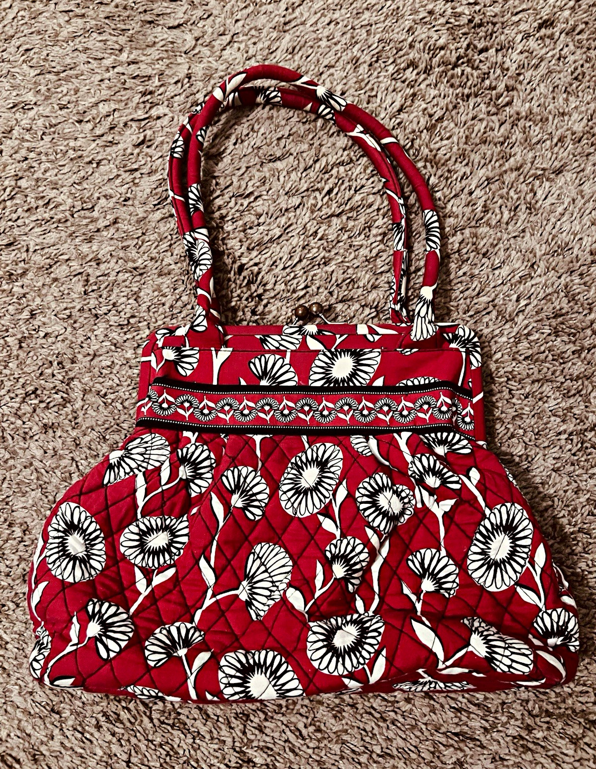 Vera Bradley over the shoulder bag in Deco Daisy with kiss snap closure