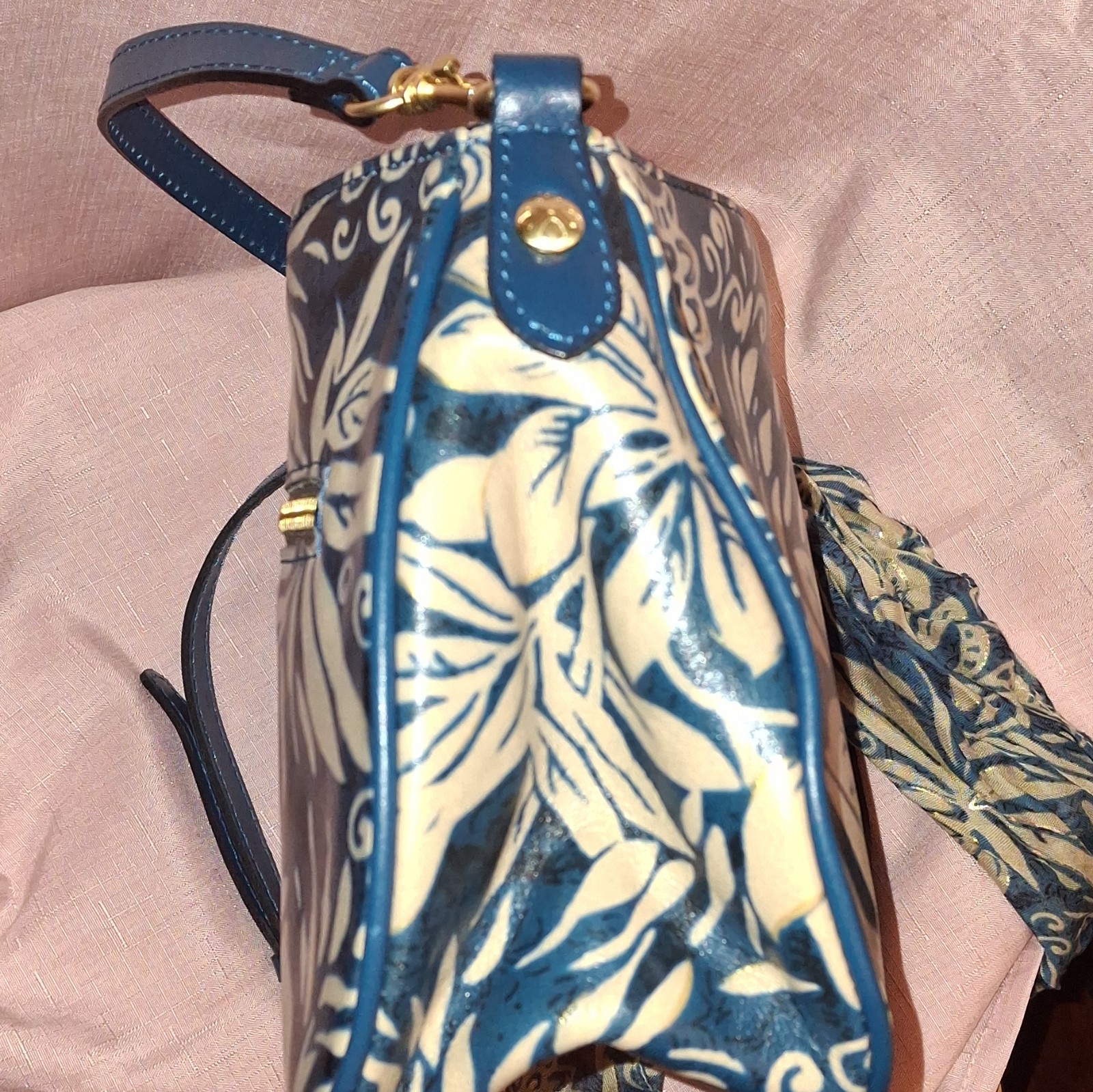 Patricia Nash Blue Green & White Floral Small Shoulder Bag Zip Adjustable Strap