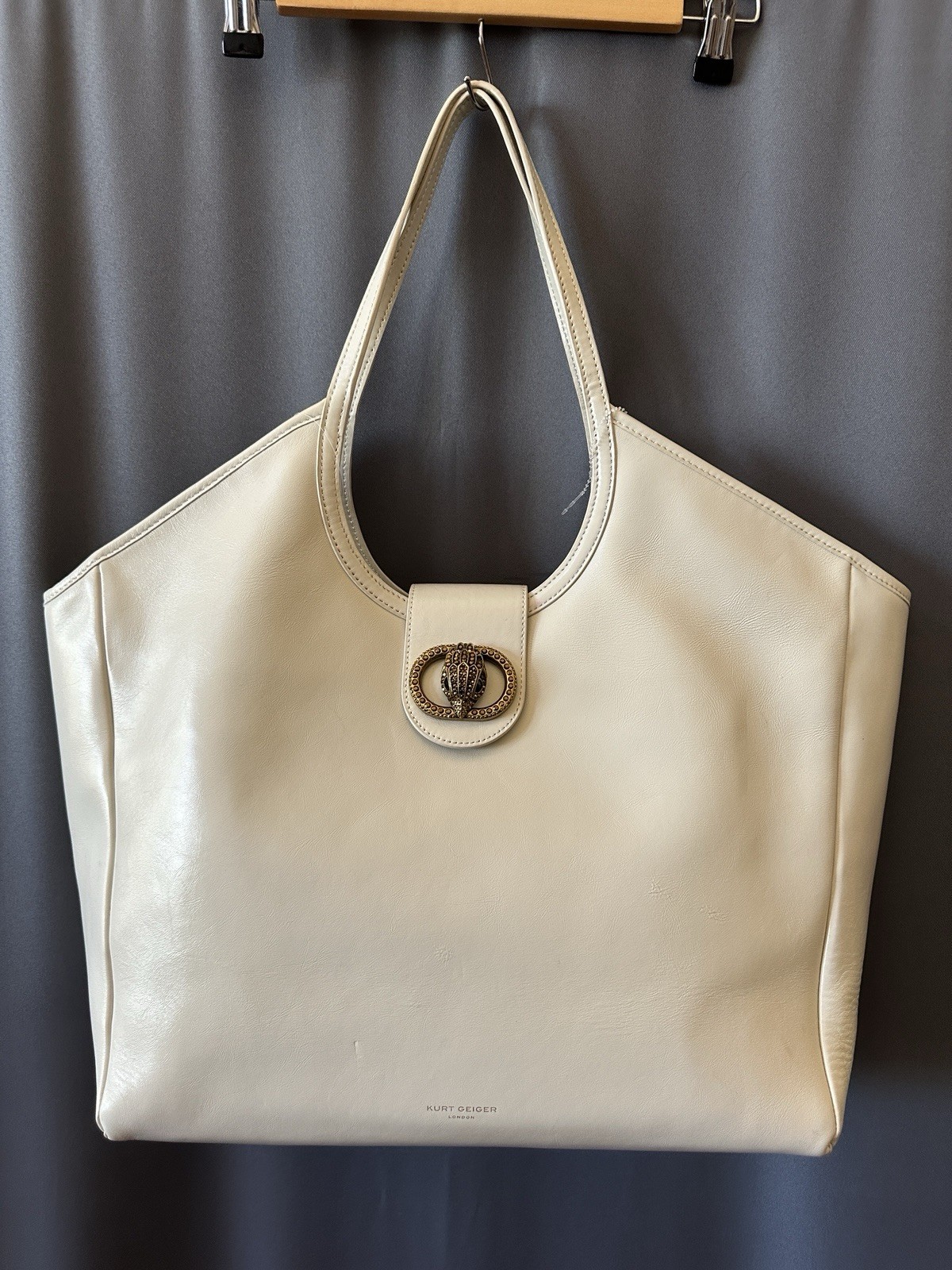 Kurt Geiger GenuineLeather ChelseaLargeToteIvory,W15”-22”;H12”;D6.5”,new