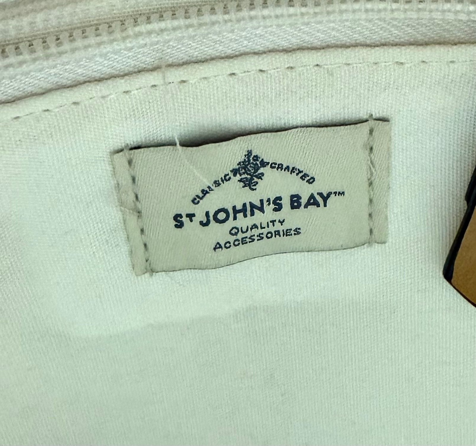 St. John’s Bay White Croc-Embossed Crossbody Bag