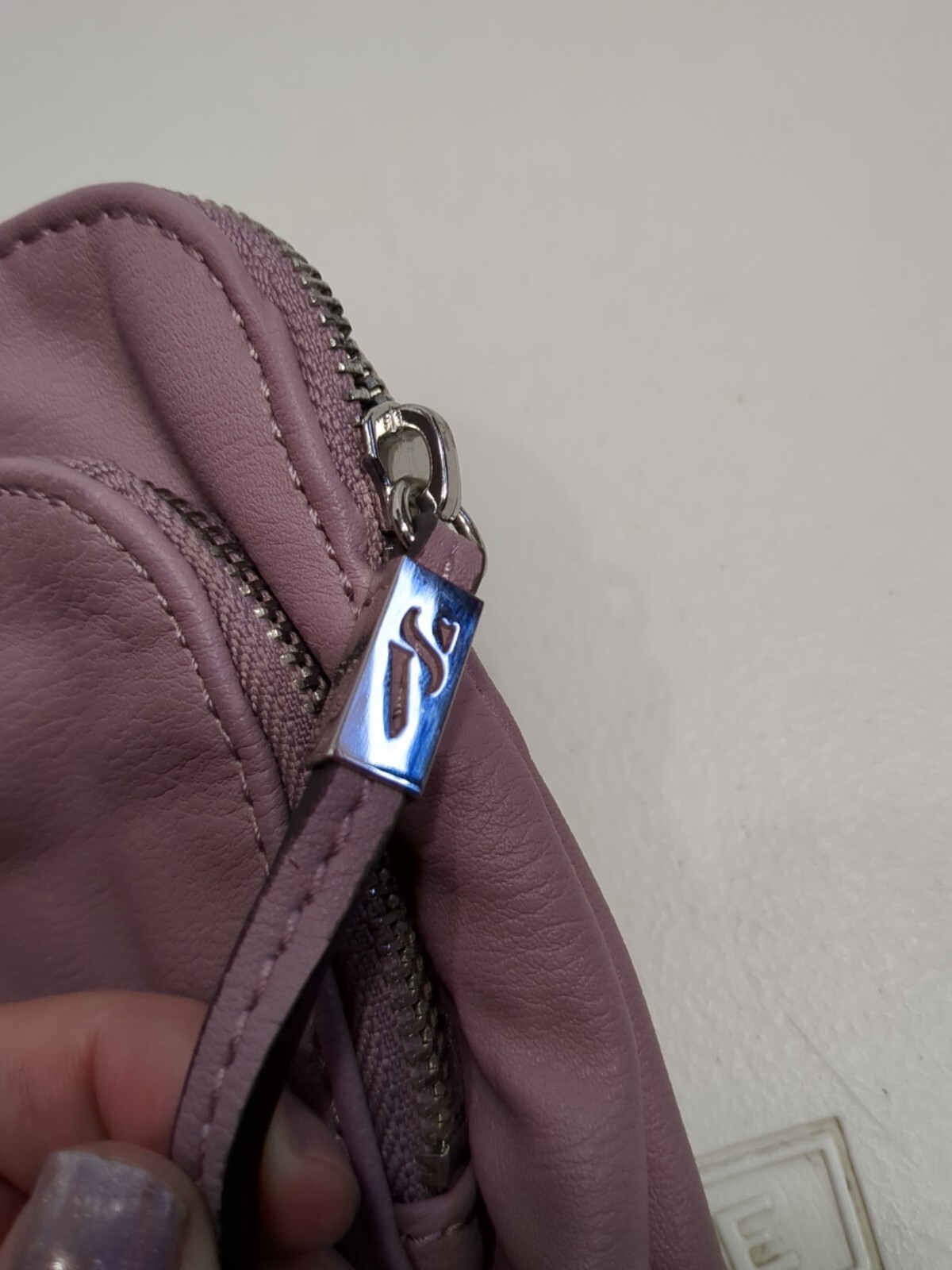 Simply Vera Wang Joyce Wristlet Bag Purse Mauve Pre-owned
