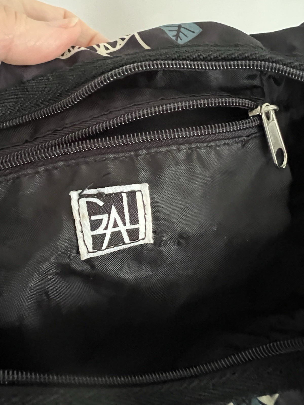 GAL Black Mod Cat Art Print Crossbody Bag Purse Nylon Travel Lightweight Vintage