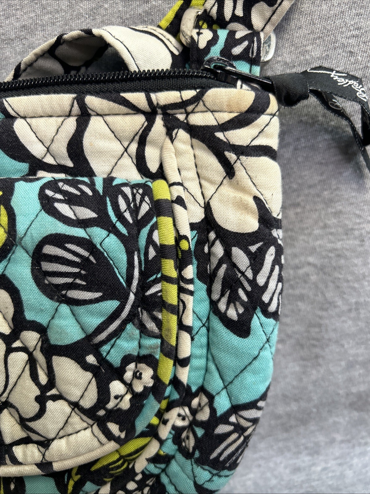 VERA BRADLEY LIZZY CROSSBODY PURSE ISLAND BLOOMS RETIRED Some Staining