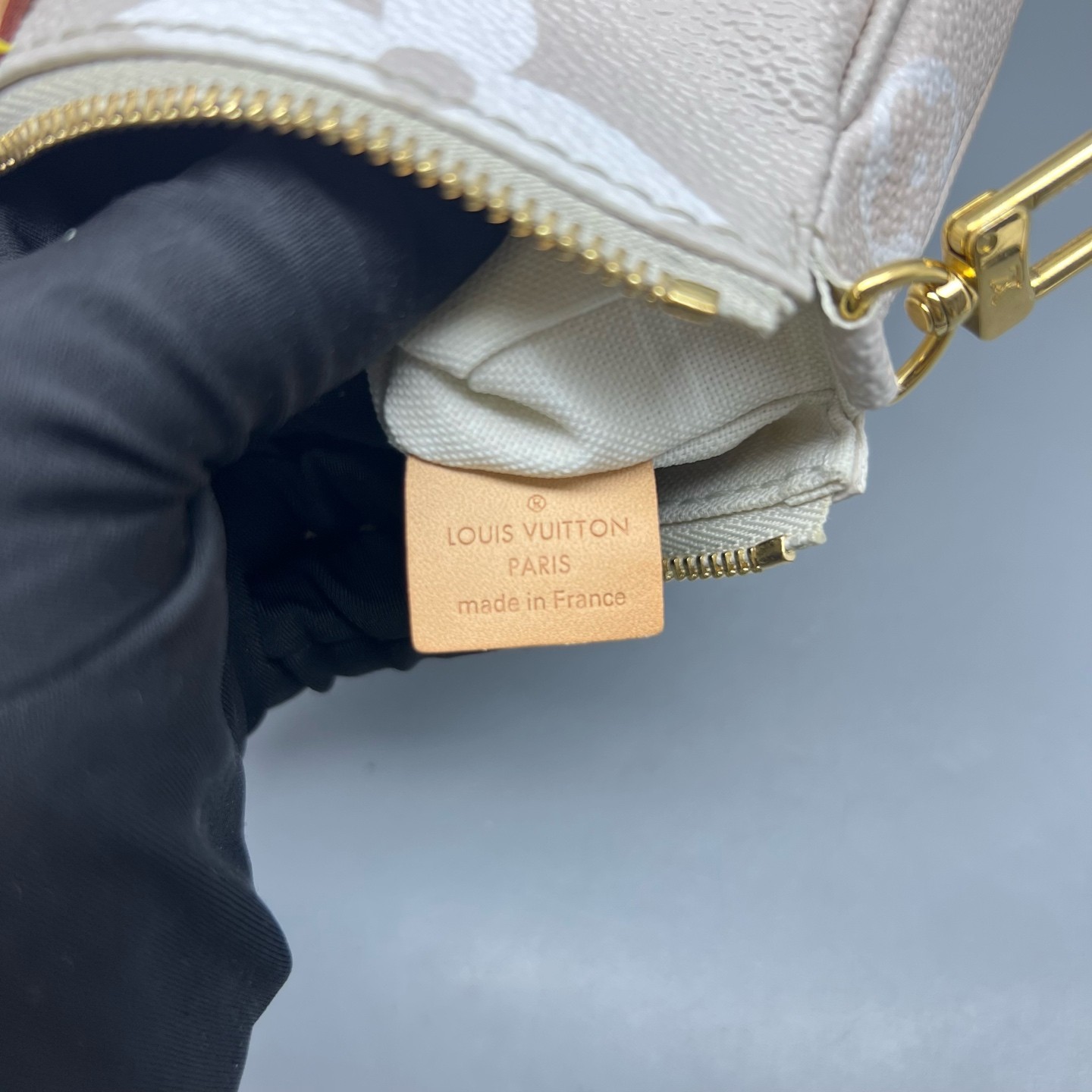 LV Multi Pochette Accessoires Misty Pink Monogram Crossbody Bag Duty Paid