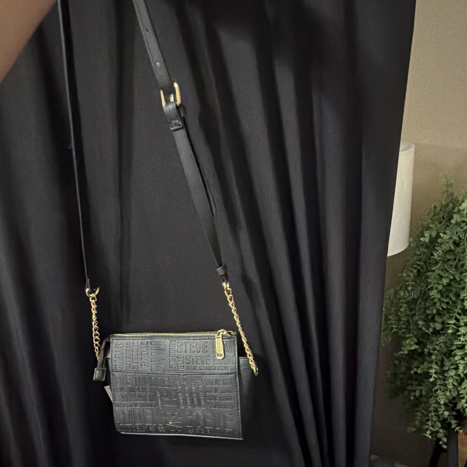 NWOT Steve Madden Black Floral Embossed Crossbody Bag Gold-Tone Hardware