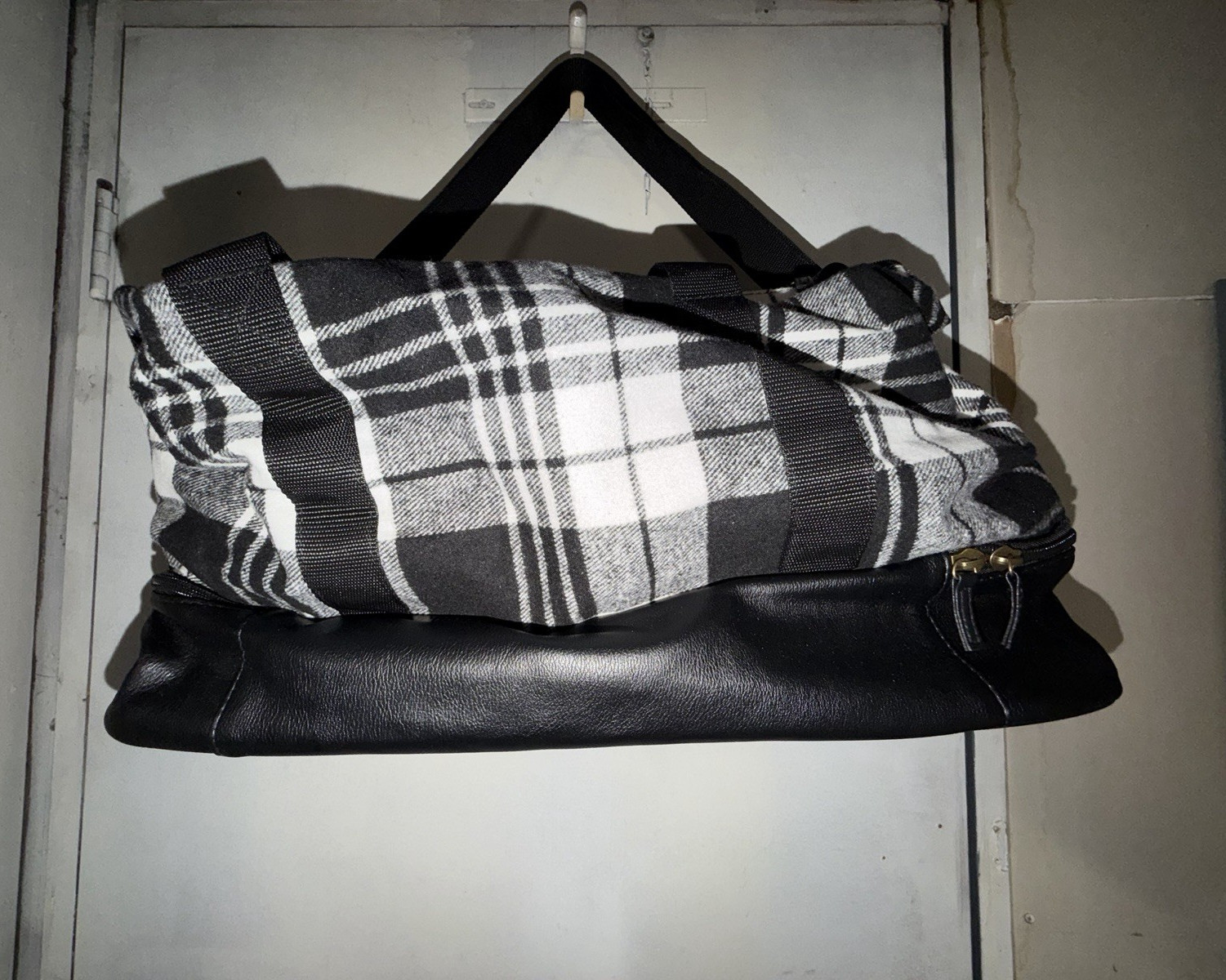 Women’s Black White Gray Plaid Carry on bag Zip Closure Gold Hardware Lined
