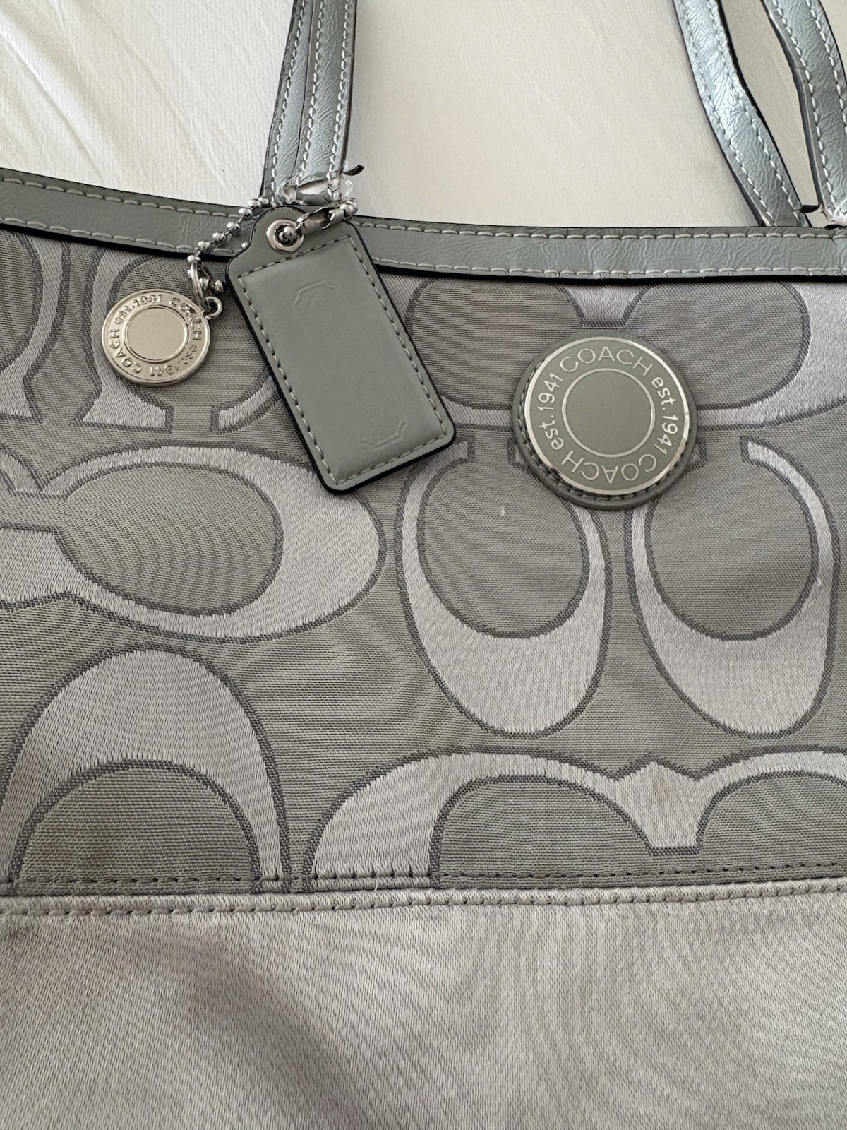 Coach Signature Monogram Gray Large Tote Zip Pink Lining Pockets Hang Tag Charm
