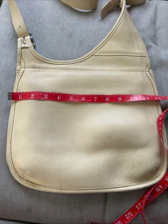 Coach Vintage y2k Hippie Utility flap style messenger bag in Bone rare find 9404