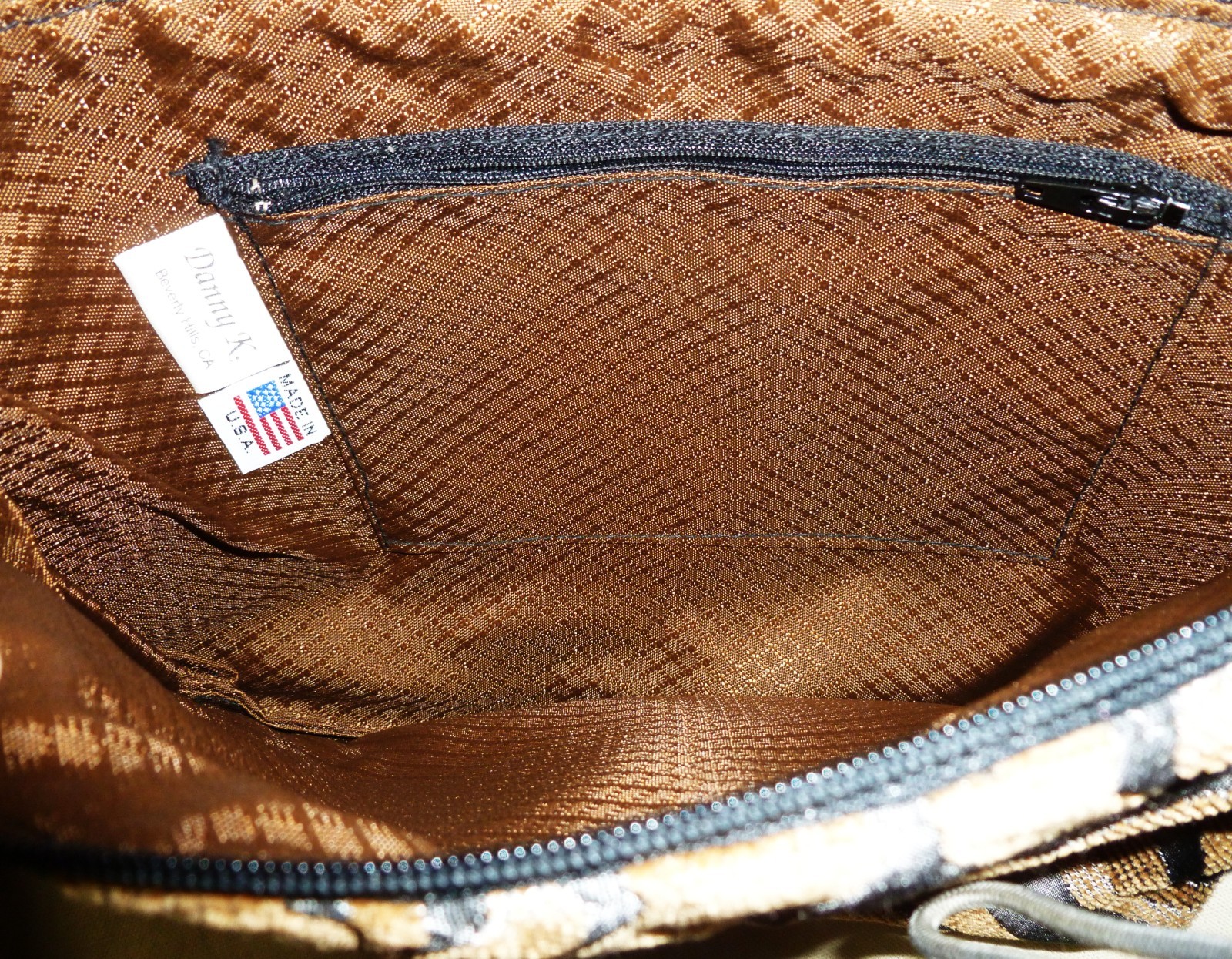 New DANNY K PURSE/Shoulder Bag, Adj & Removable Strap, Pockets Tan, Gray & Beige